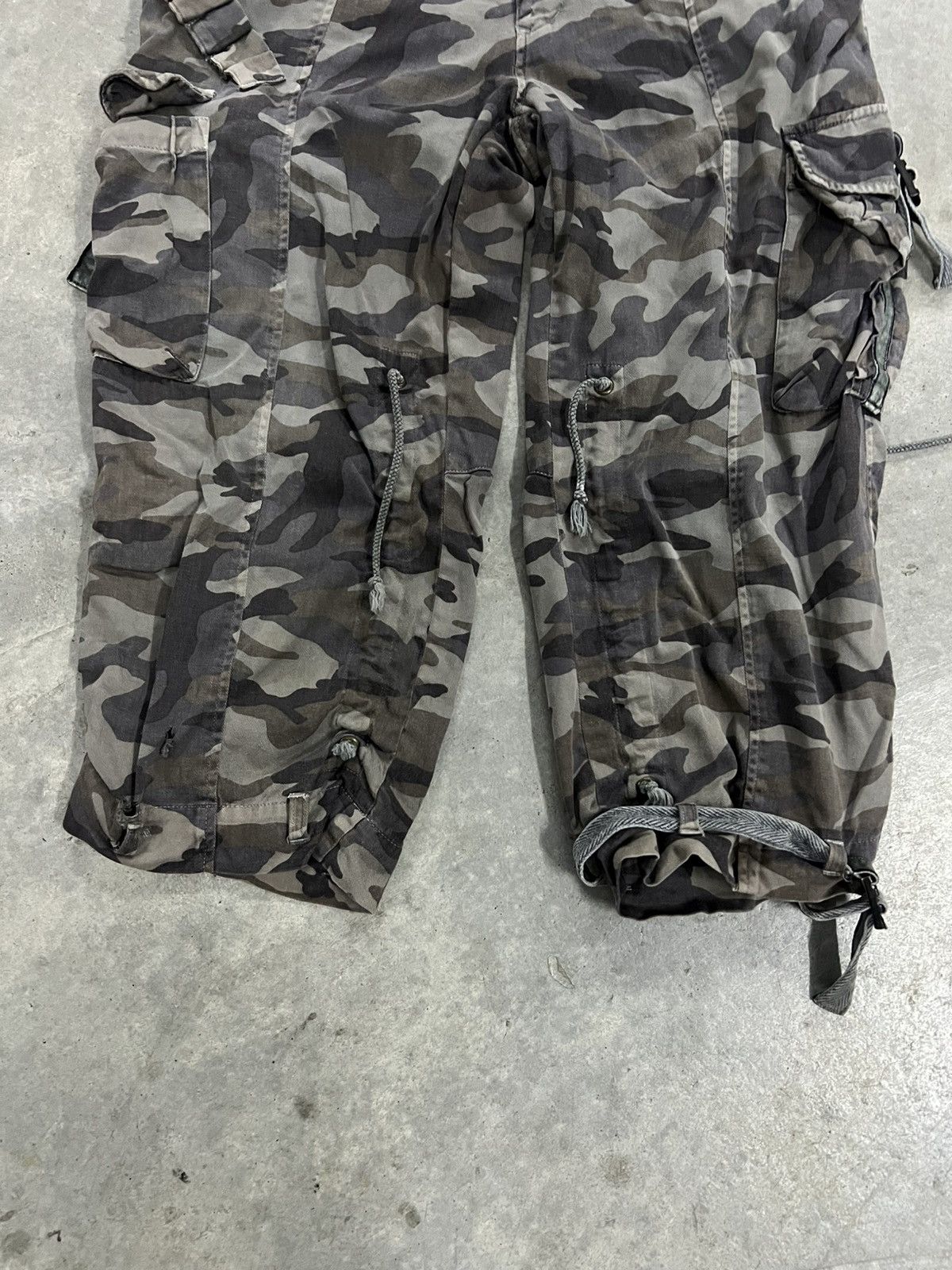 Designer × Japanese Brand Camouflage SHORT CARGO PANT Size US 30 / EU 46 - 3 Thumbnail