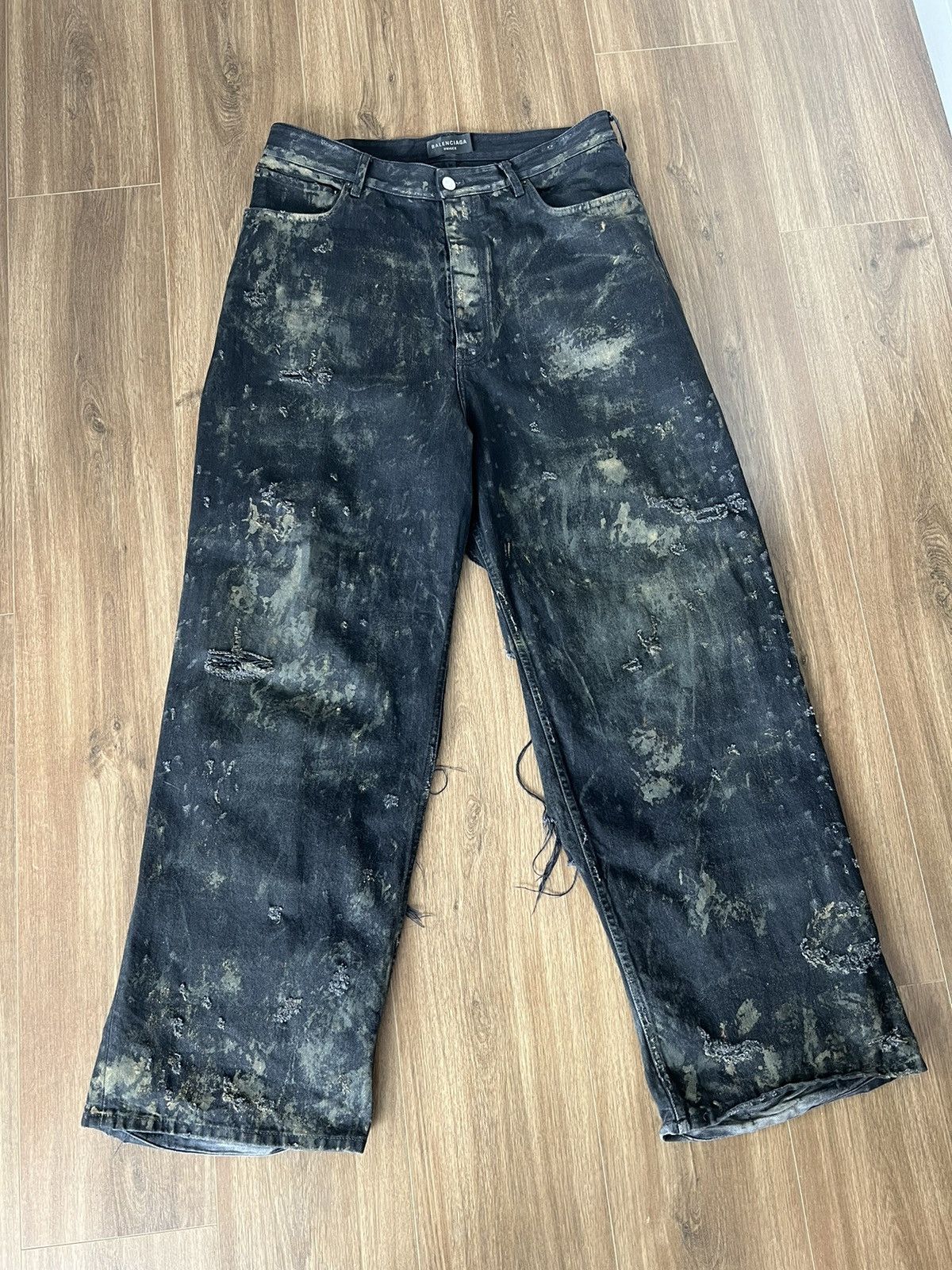 Balenciaga Balenciaga super destroyed jeans Size US 36 / EU 52 - 1 Thumbnail