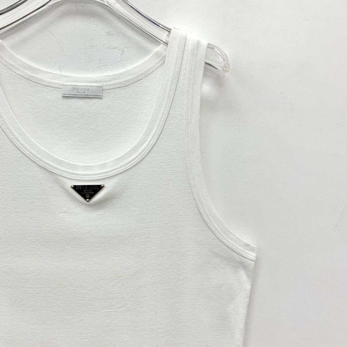 Prada Prada 23 Collection Triangle Logo Sleeveless Tank Top K26WX Size M / US 6-8 / IT 42-44 - 3 Thumbnail