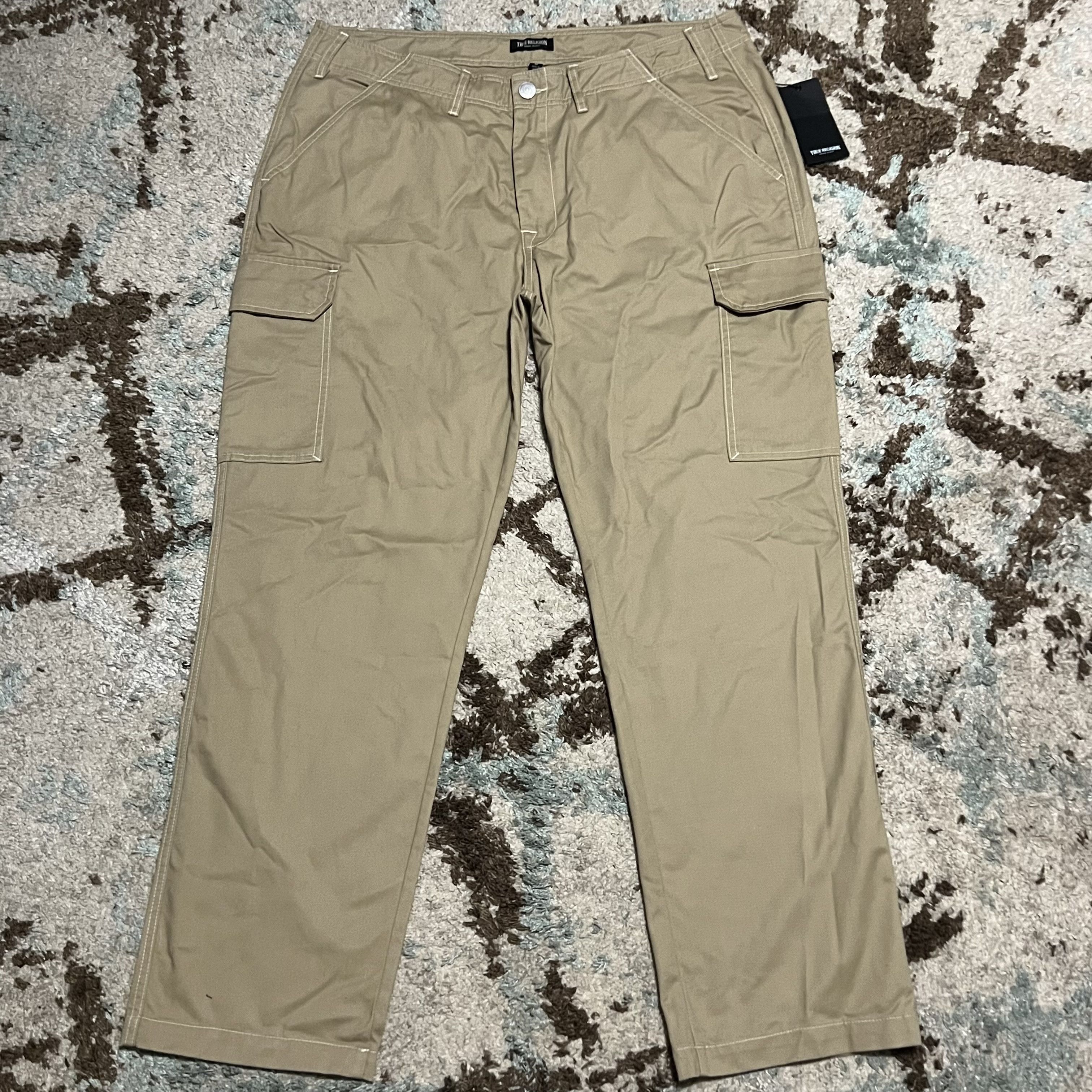 True Religion NWT True Religion Cargo Pants Size 38x31 Beige Khaki Y2K Size US 38 / EU 54 - 2 Thumbnail
