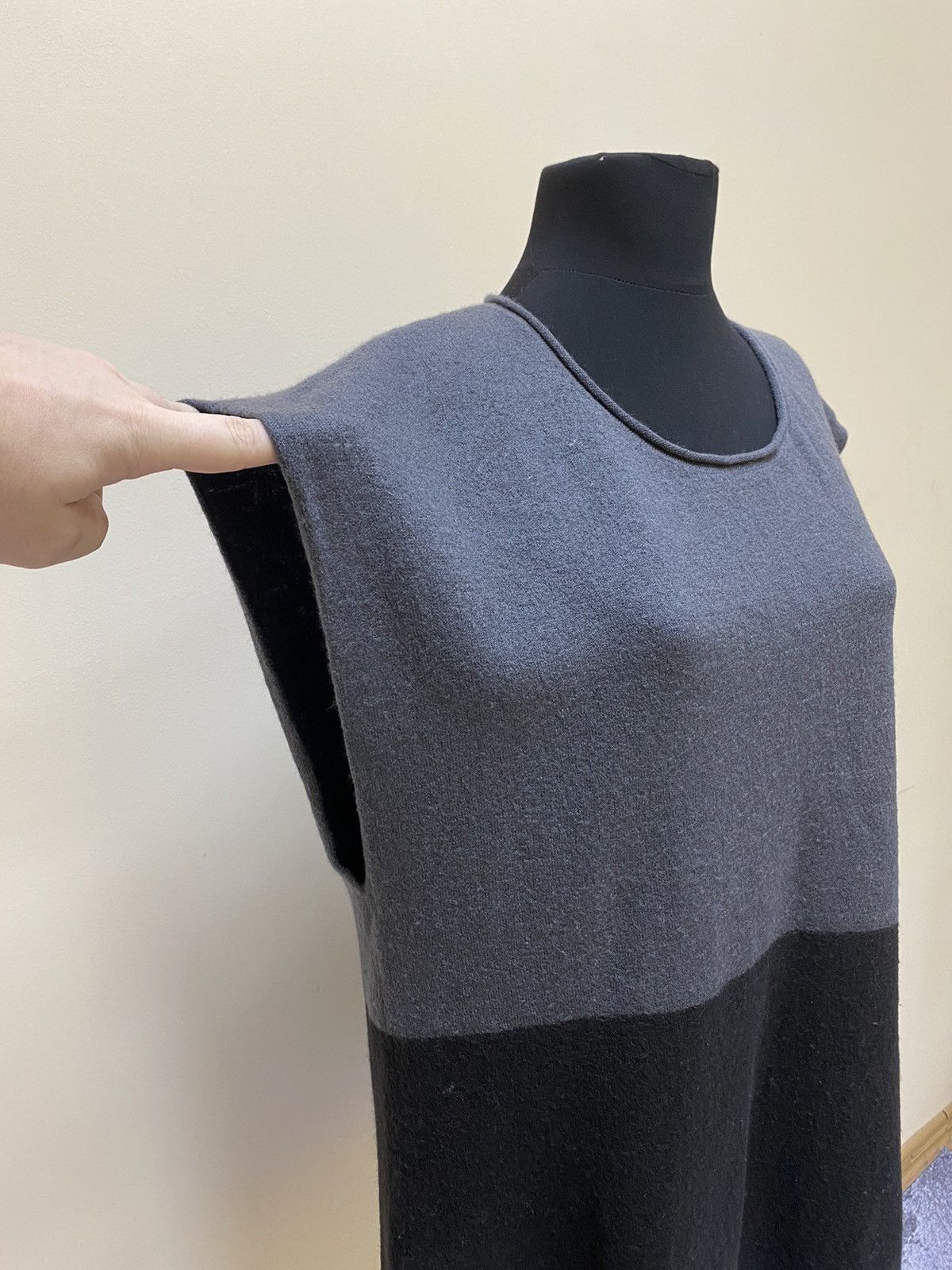 Gudrun Sjoden Gudrun Sjoden Womens Wool Sleeveless Sweater Size XL Size XL / US 12-14 / IT 48-50 - 4 Thumbnail