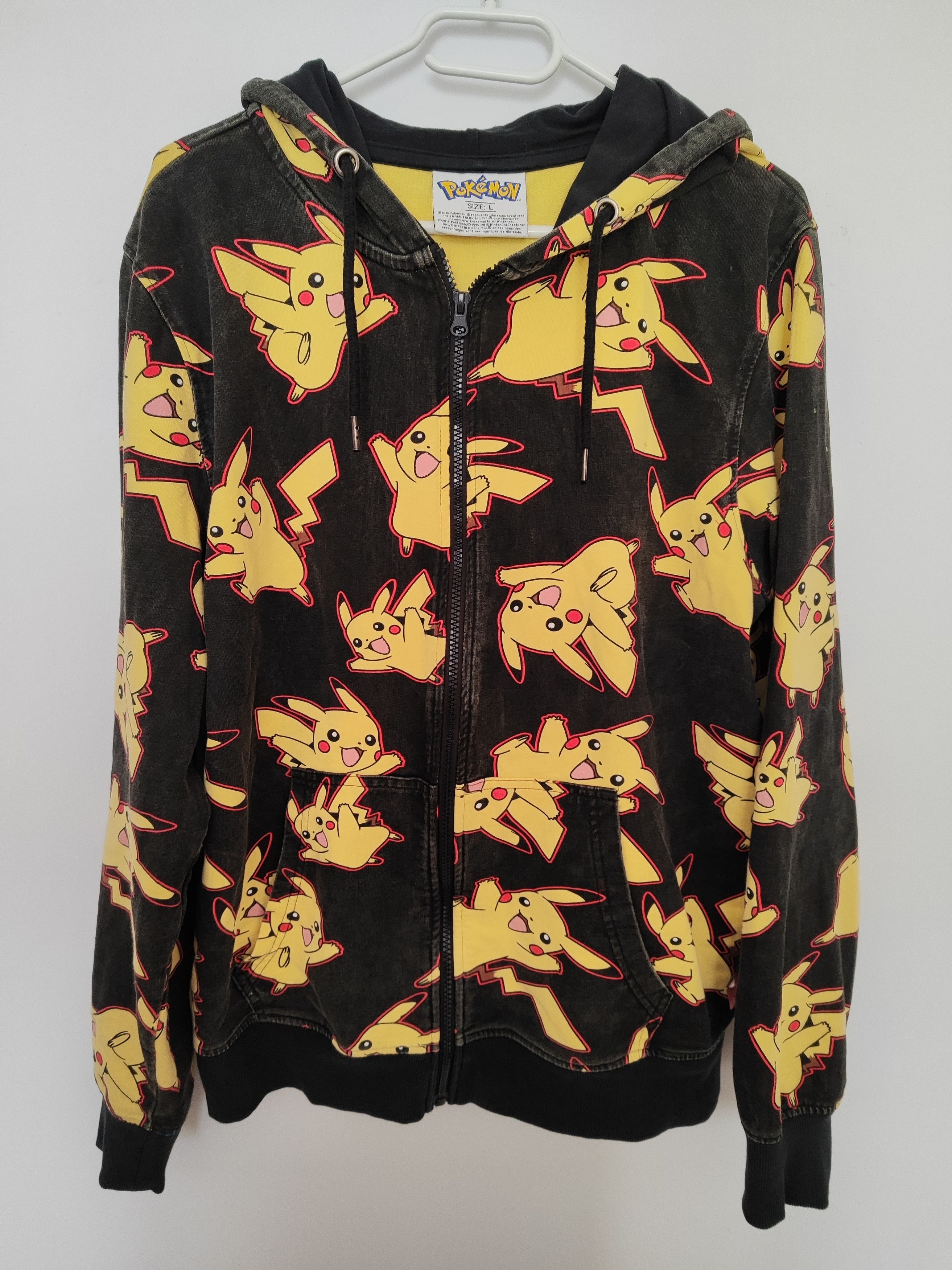 Pokemon Rare Pokémon 20th Anniversary Pikachu All-Over Print Hoodie Size US L / EU 52-54 / 3 - 5 Thumbnail