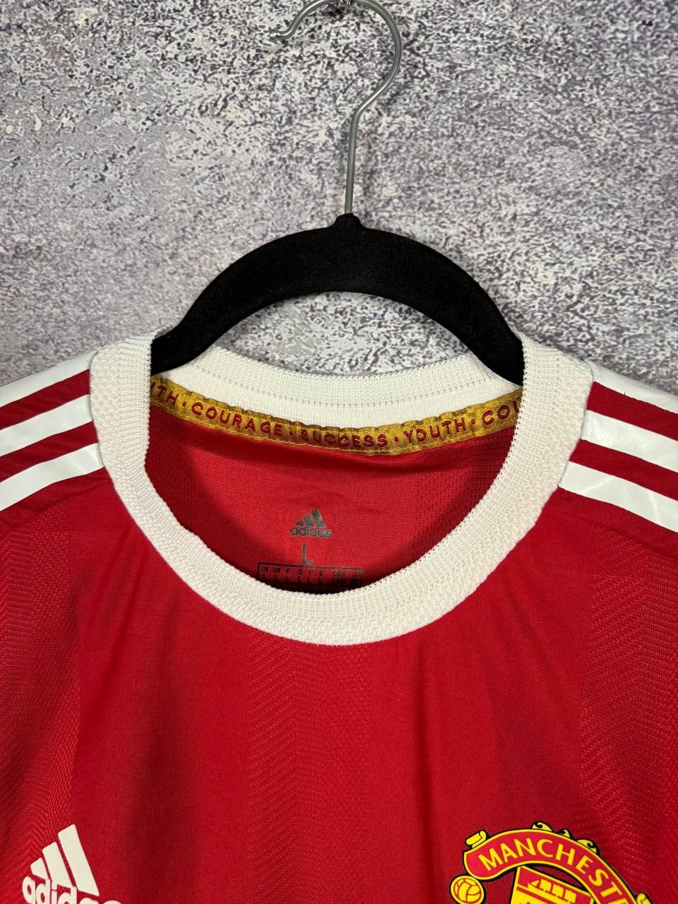 Adidas RONALDO Manchester United 2021/22 Fan Soccer Jersey Medium Size US M / EU 48-50 / 2 - 7 Thumbnail