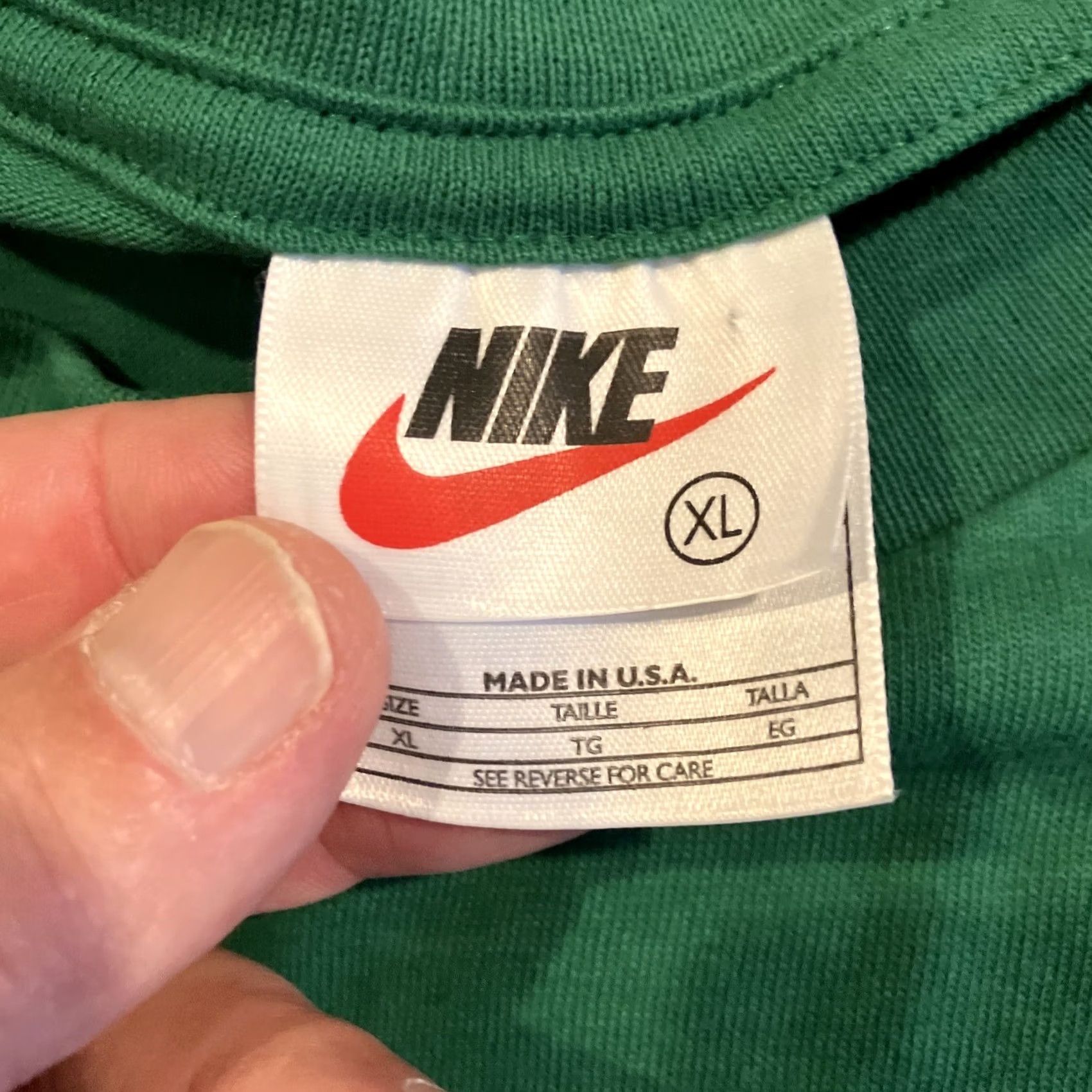 Nike VINTAGE Nike Boston Celtics Center Swoosh T-Shirt XL Made in USA Rare NWOT Men Green Size US XL / EU 56 / 4 - 5 Thumbnail