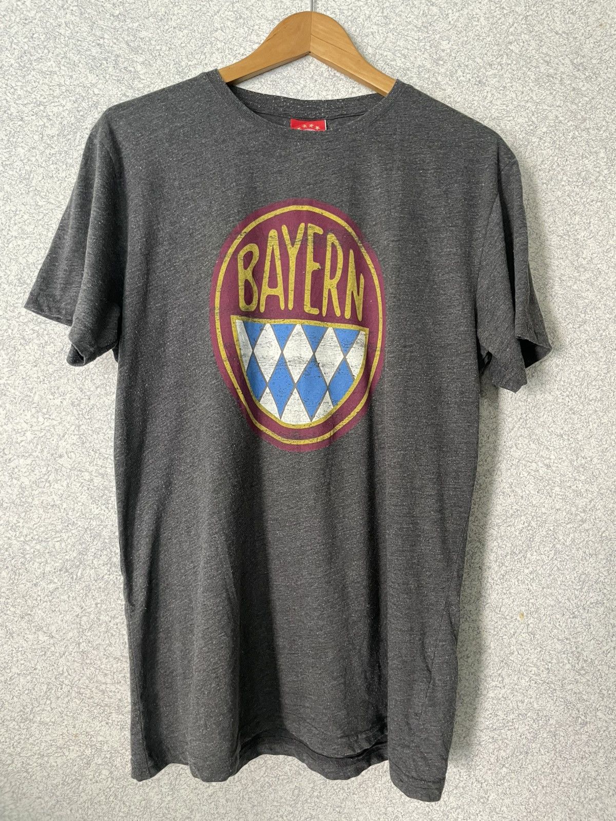Designer BAYERN RETRO LOGO CASUAL T-SHIRT GREY Size US M / EU 48-50 / 2 - 1 Thumbnail