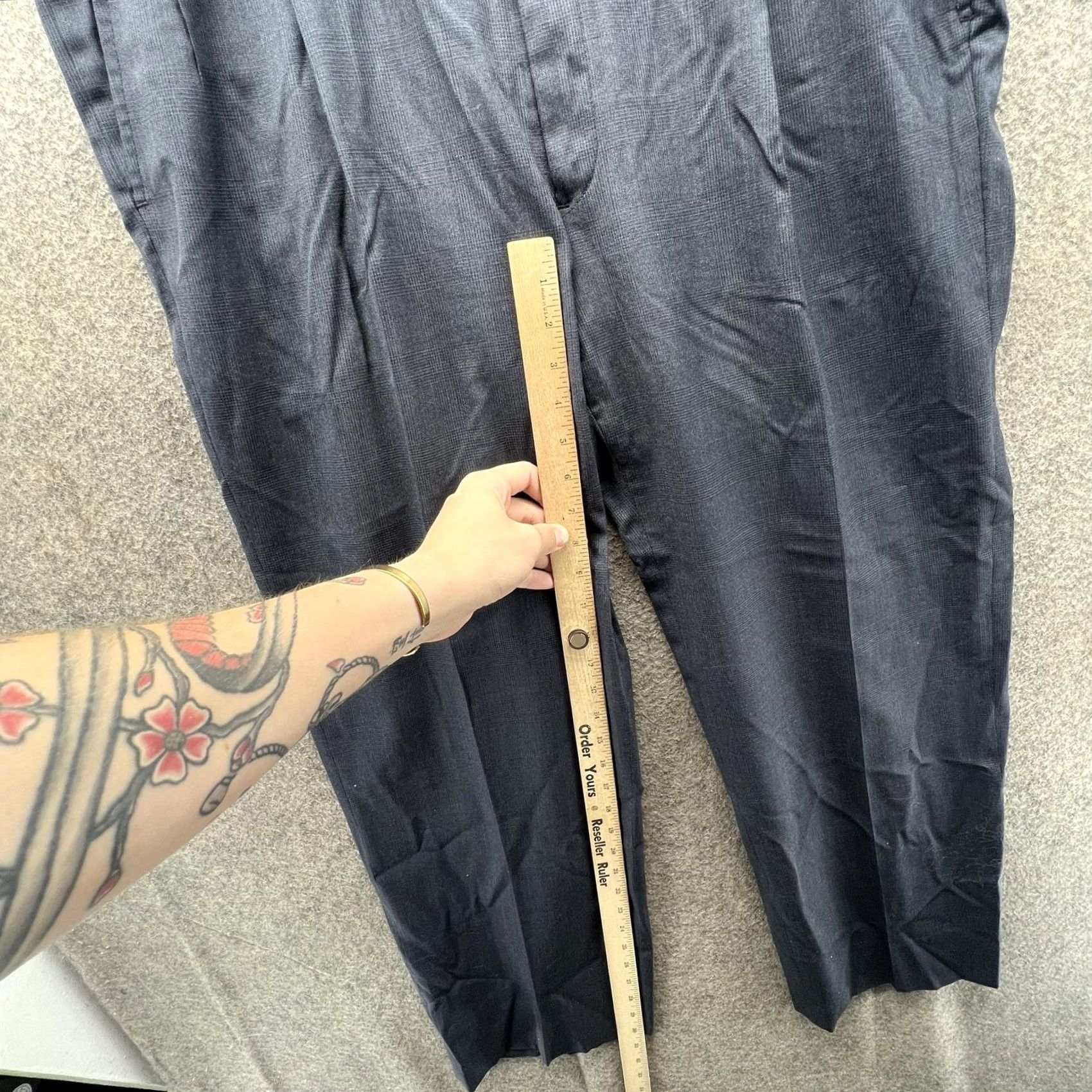 Vintage Dress Pants Mens 40x30 Gray Check Pleated Classic Fit Straight Leg Trousers XL Mens Gray Check Dress Pants Size US 36 / EU 52 - 3 Thumbnail