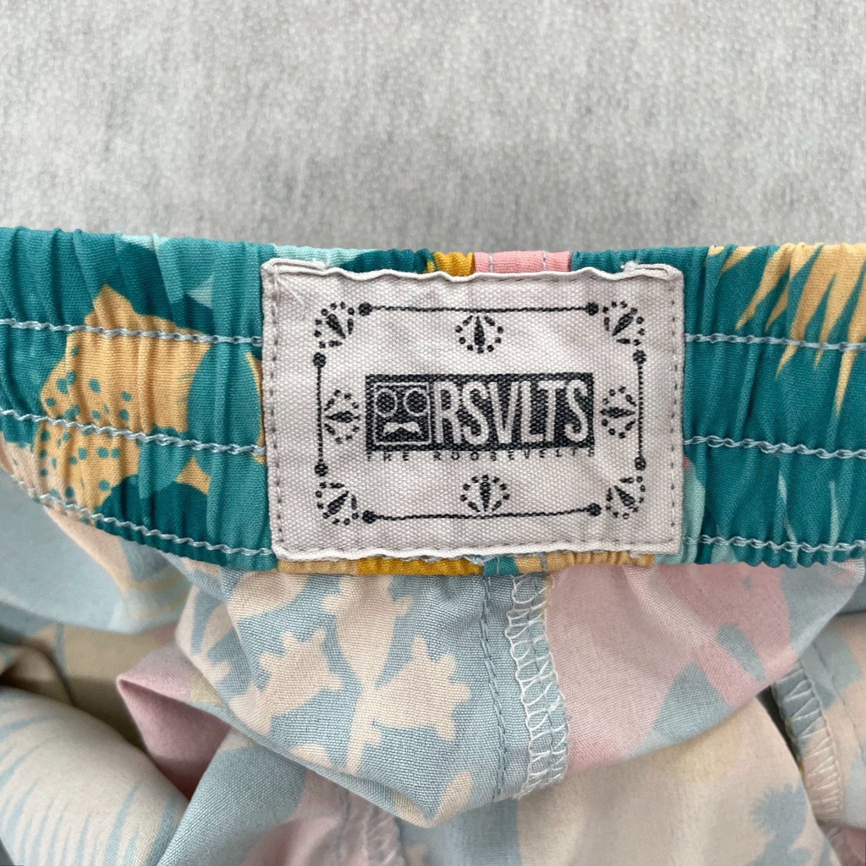 Vintage RSVLTS Shorts Adult XL San Dimas Cactus Swim Short Trunks Pockets Mens Size US 36 / EU 52 - 6 Thumbnail