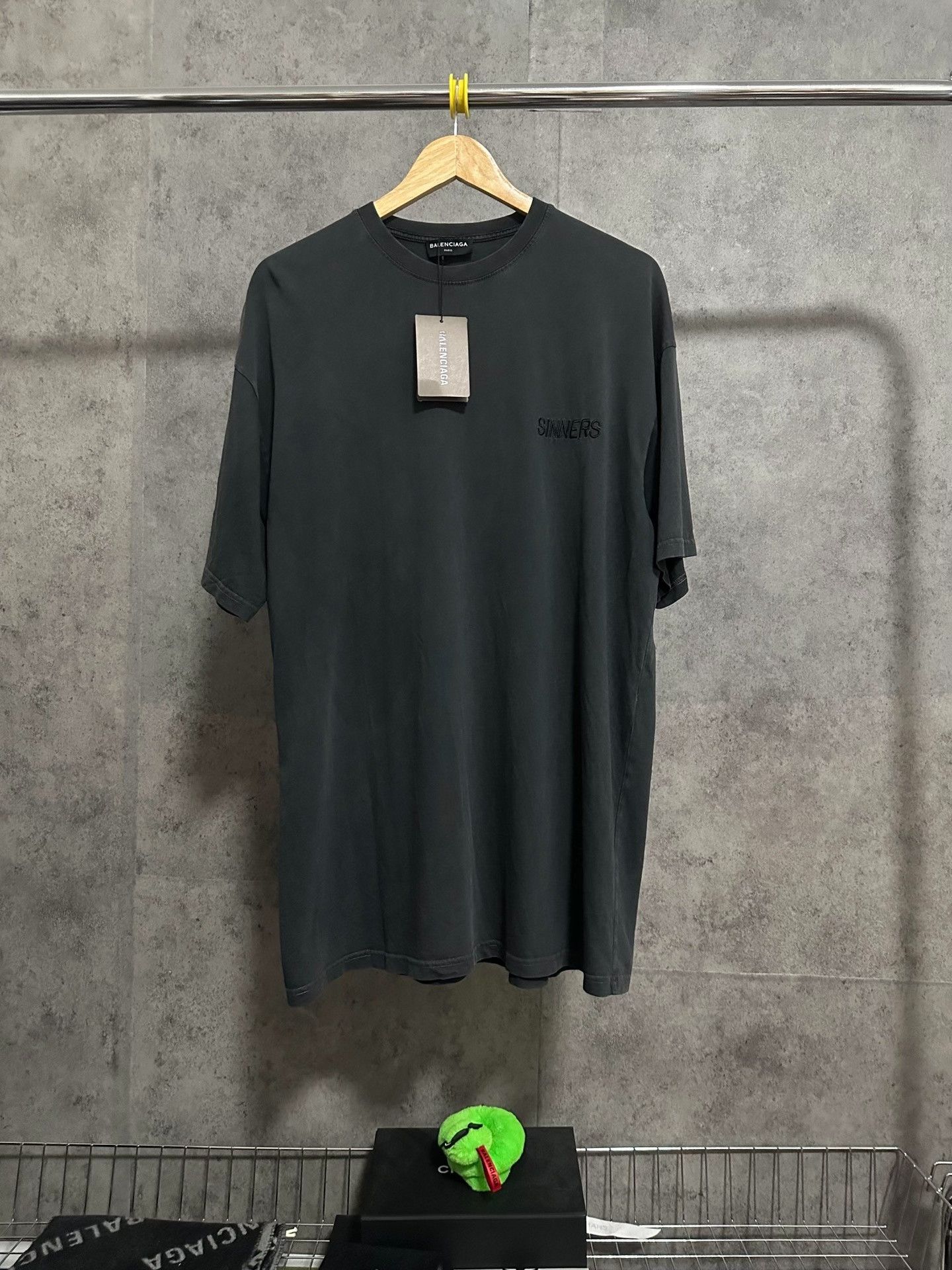 Balenciaga Balenciaga Sinners Embroidered Logo T-Shirt Size US M / EU 48-50 / 2 - 1 Thumbnail