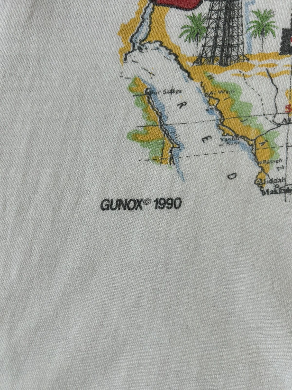 Vintage Vintage 90s T-shirt Fuck Iraq Saddam Hussain white Gunox Size US L / EU 52-54 / 3 - 3 Thumbnail