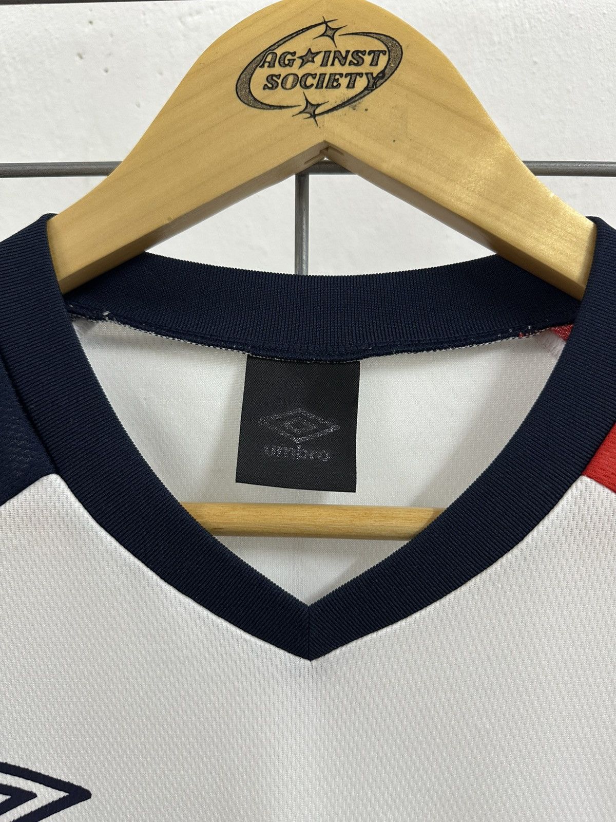 Umbro Rare Vintage Umbro Thailand Colourway Jersey By Descente Size US M / EU 48-50 / 2 - 5 Thumbnail