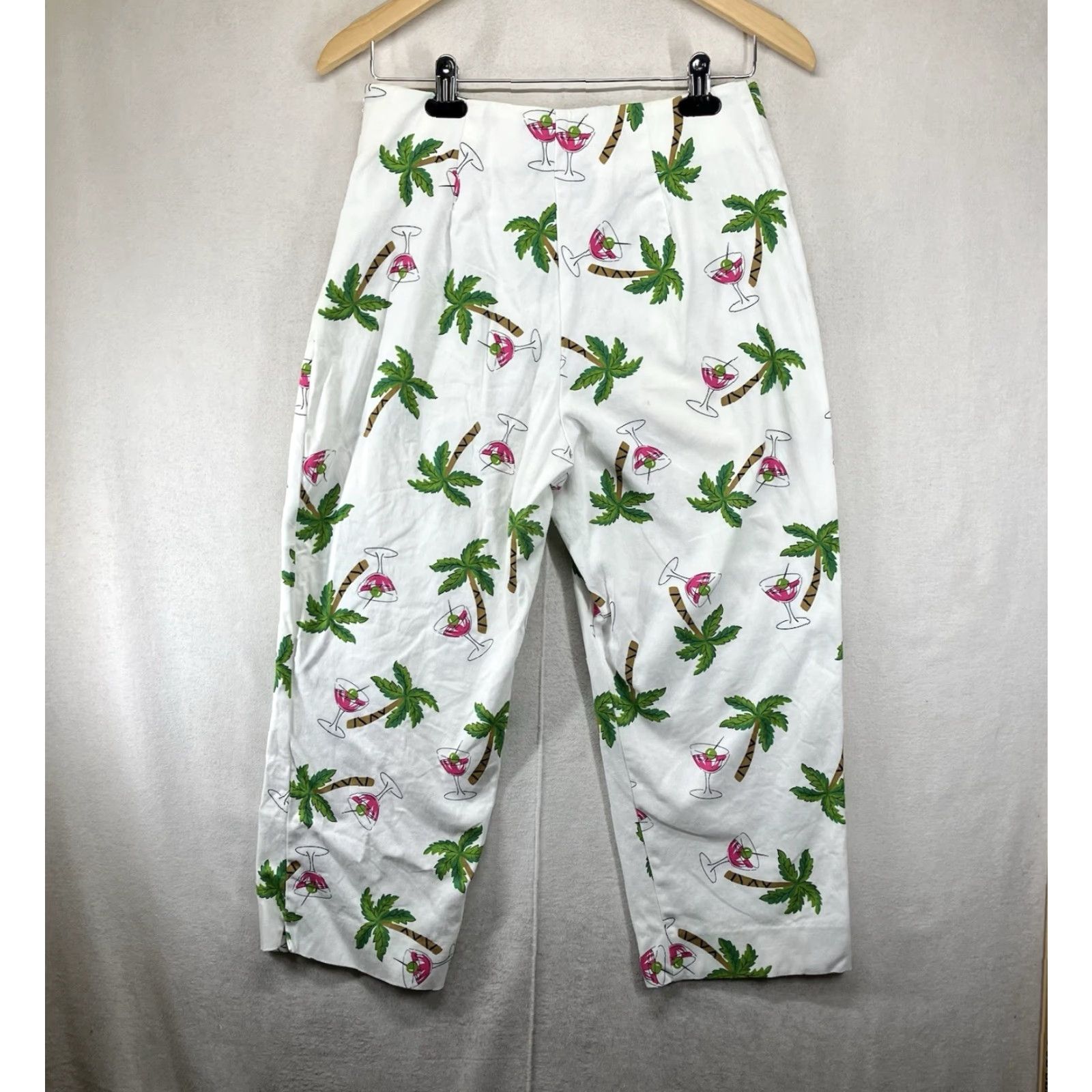 Gloverall VINTAGE Briggs New York Women's Capri Pants 10 High Rise White Pink Martini Pattern 80s 90s Summer Fashion Size 32" / US 10 / IT 46 - 2 Thumbnail