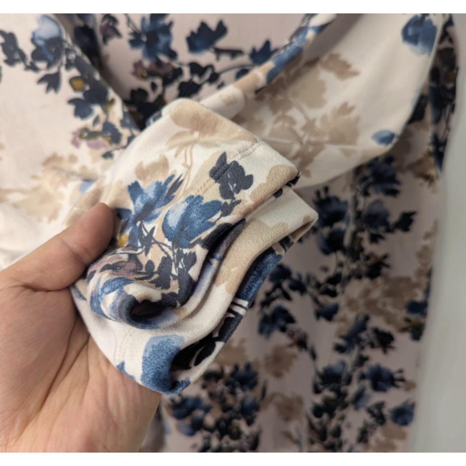 J. Jill J. Jill Pullover Long Sleeve Tunic Top M Dusty Rose Blue Floral Velour Women Shirt Size M / US 6-8 / IT 42-44 - 3 Thumbnail