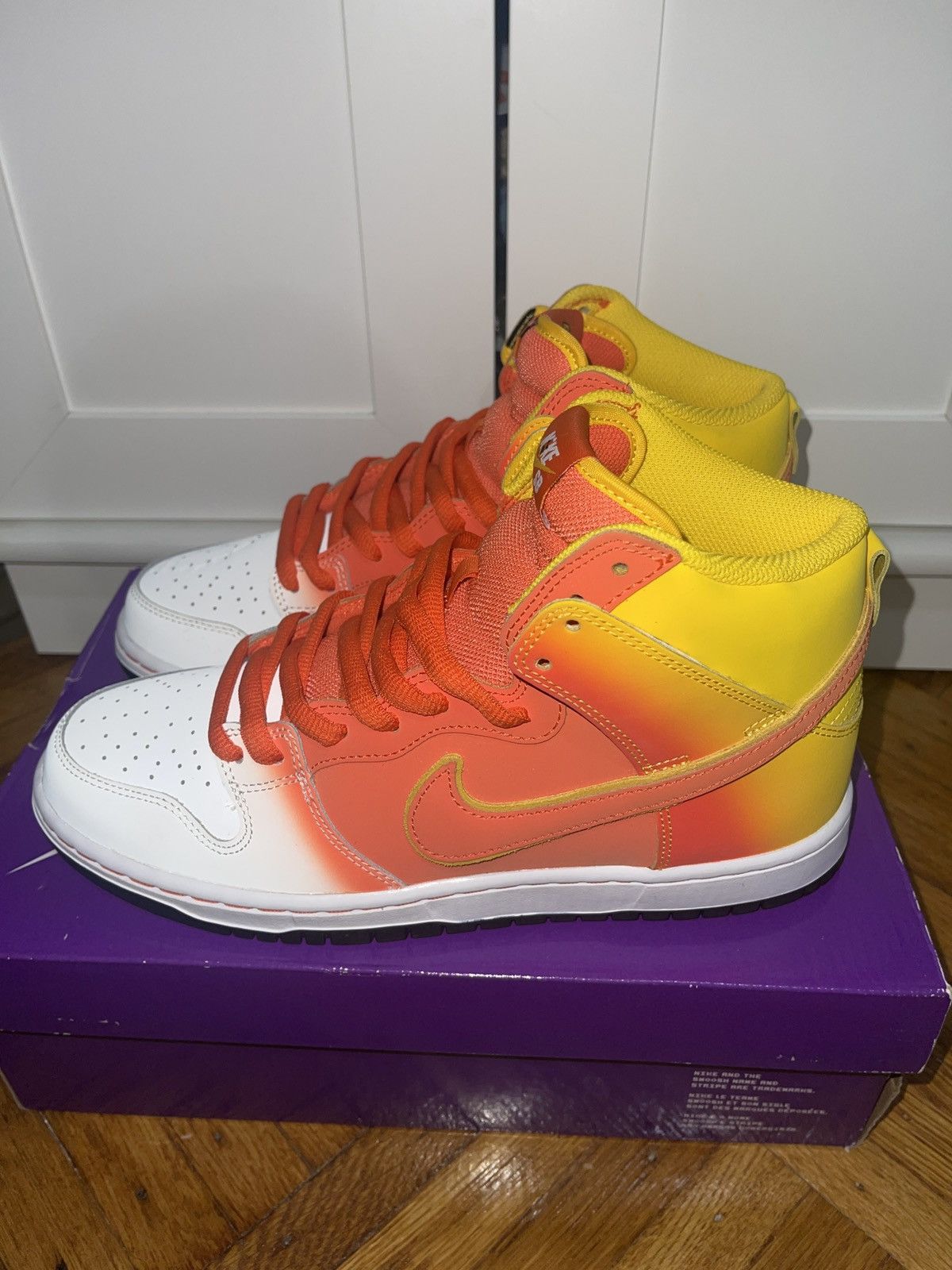 Nike SB Nike SB Dunk High x Sweet Tooth Candy Corn Size US 9 / EU 42 - 6 Thumbnail