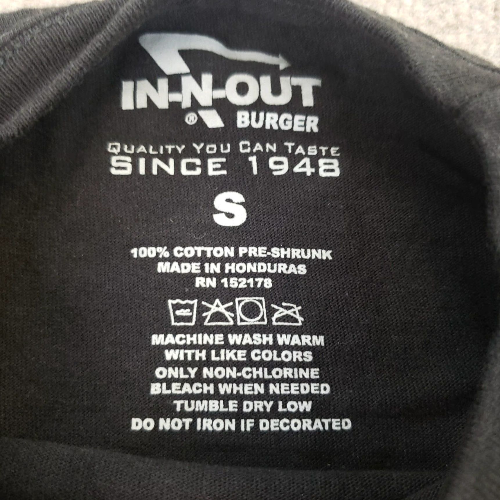 Nike Nike In N Out Texas Graphic T-Shirt Womens Small Black Short Sleeve Crew Neck Size S / US 4 / IT 40 - 6 Thumbnail