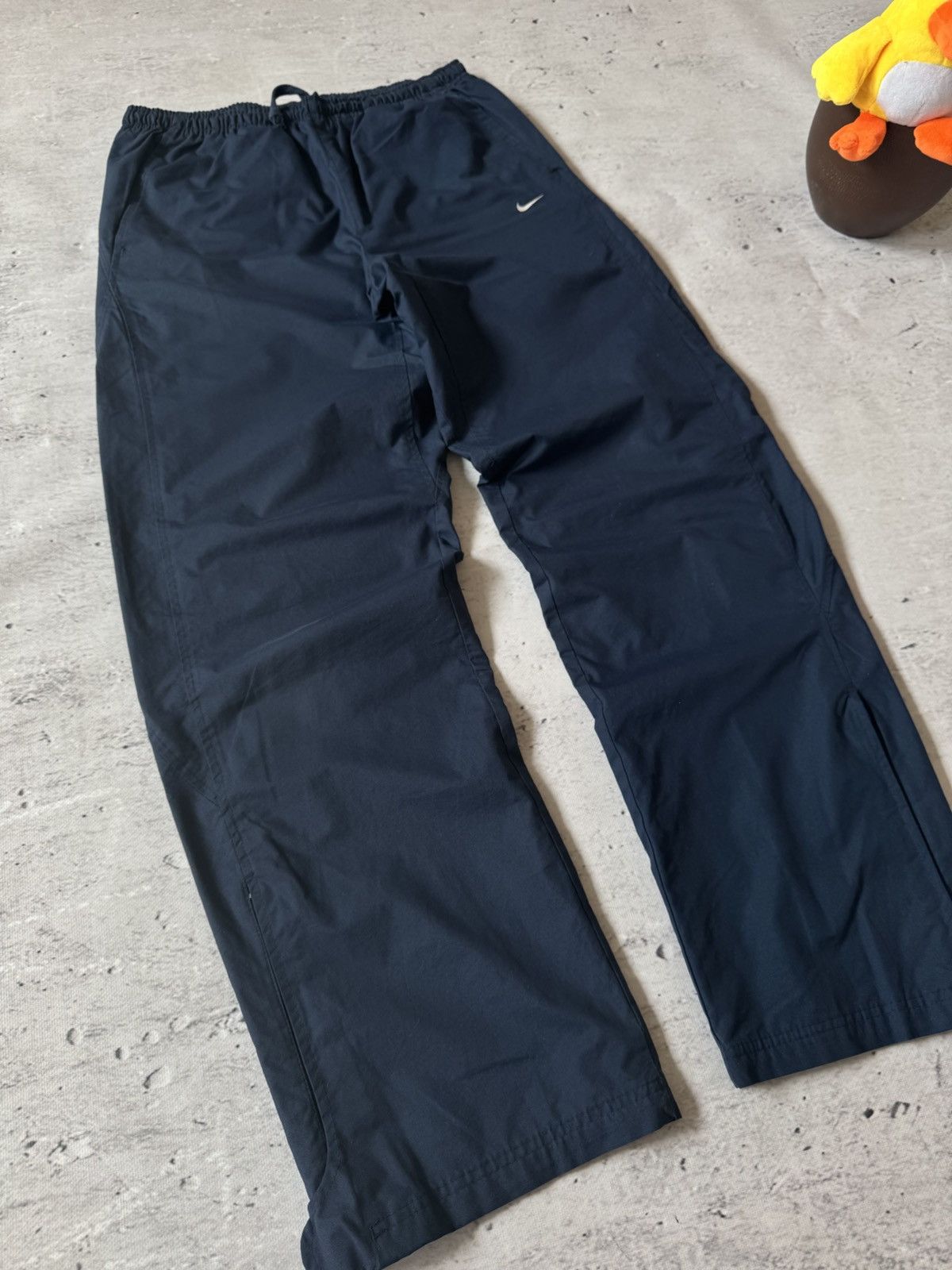 Nike × Vintage NIKE NYLON VINTAGE Y2K OVERSIZE BAGGY FIT PANTS SWEATPANTS Size US 32 / EU 48 - 2 Thumbnail