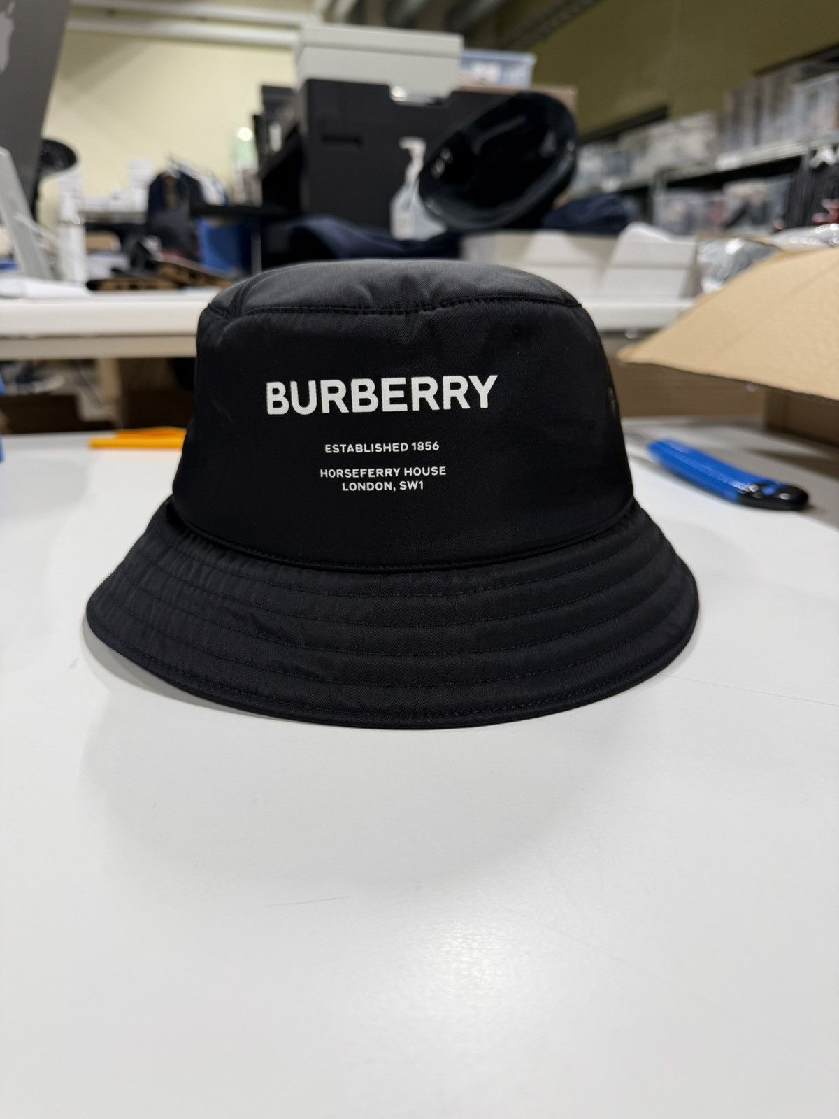 Burberry Burberry Logo Printed Bucket Hat NEW 500$ M Size ONE SIZE - 1 Thumbnail