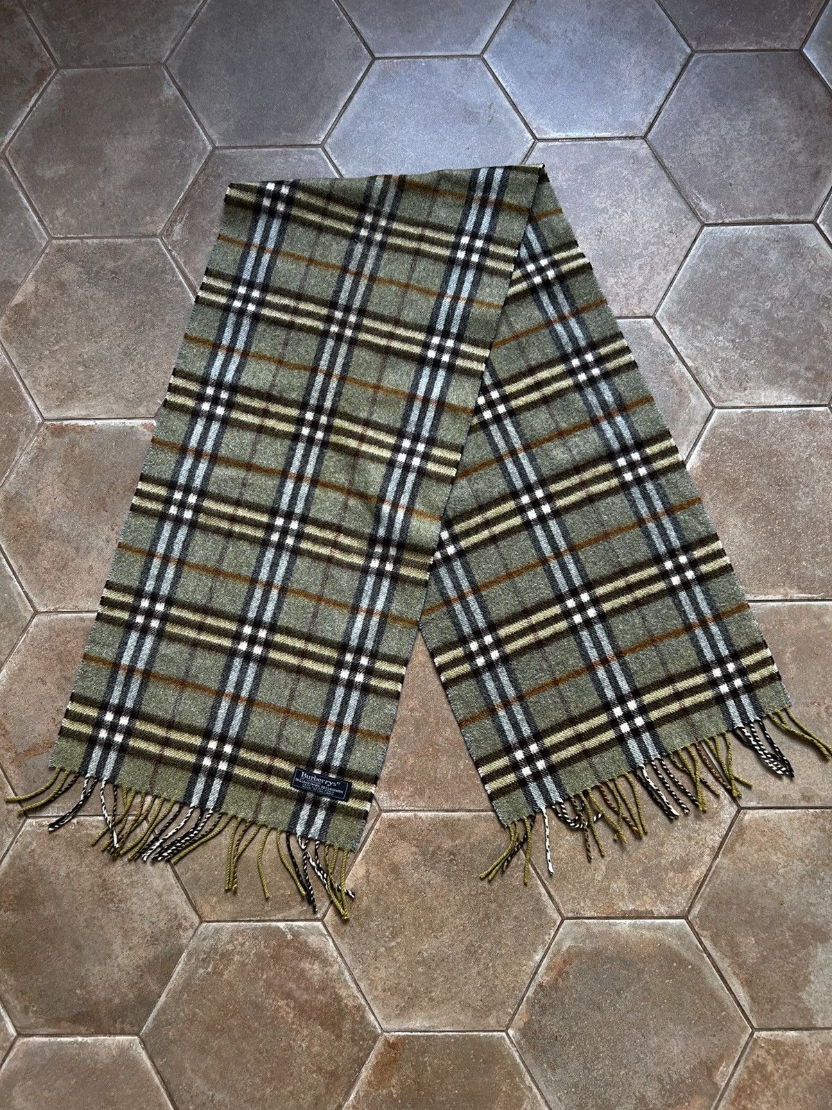 VINTAGE BURBERRY LONDON SCARF