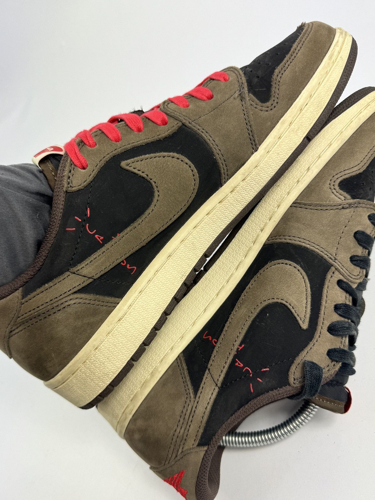 Jordan Brand JORDAN 1 RETRO CACTUS JACK BROWN SNEAKERS Size US 9.5 / EU 42-43 - 6 Thumbnail