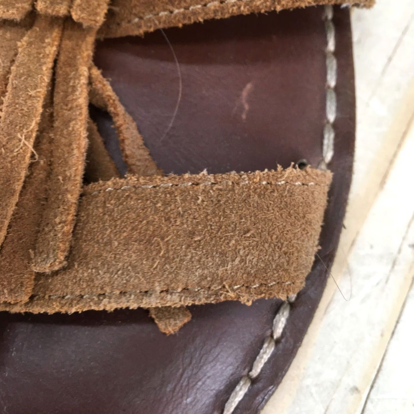 Vintage American Eagle Sandals Womens 8 Thong Brown Suede Fringe Flats Casual Open Toe Mens Womens Girls Boys Size US 8 / IT 38 - 7 Thumbnail