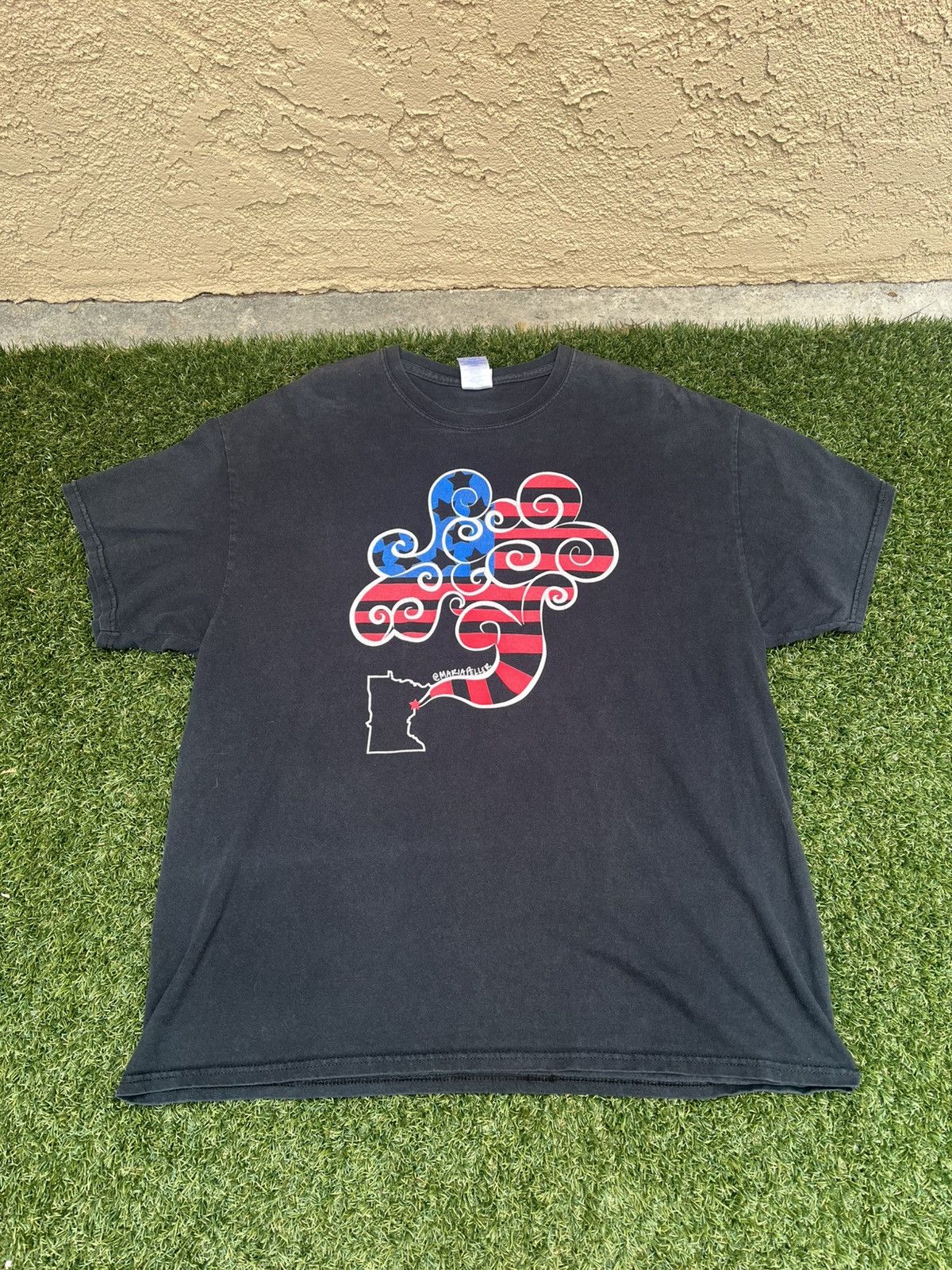 Vintage VTG 00’s / Y2K Legacy Glassworks Faded Black Tee Size US XL / EU 56 / 4 - 1 Thumbnail