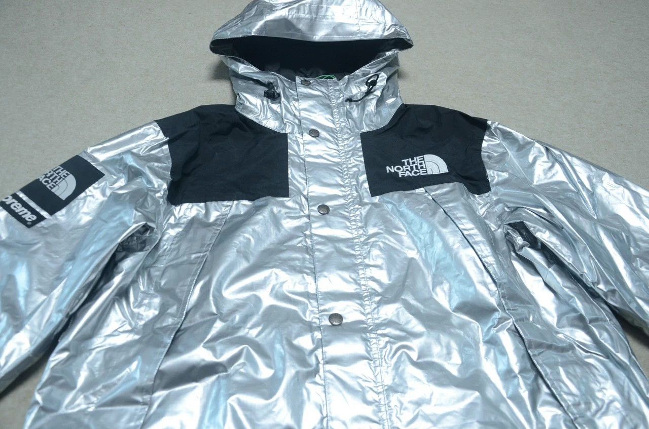 Supreme Supreme × TNF Silver Metallic Shell Jacket Size US S / EU 44-46 / 1 - 2 Thumbnail