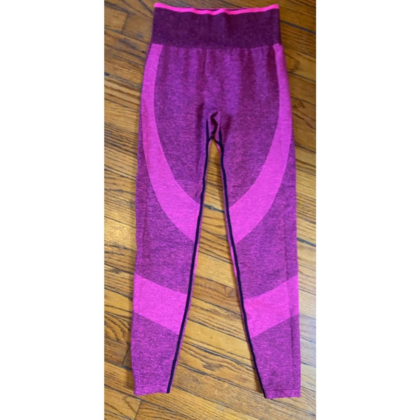 Victoria's Secret Victoria's Secret PINK seamless high-waist workout Women’s S Size 27" / US 4 / IT 40 - 3 Thumbnail