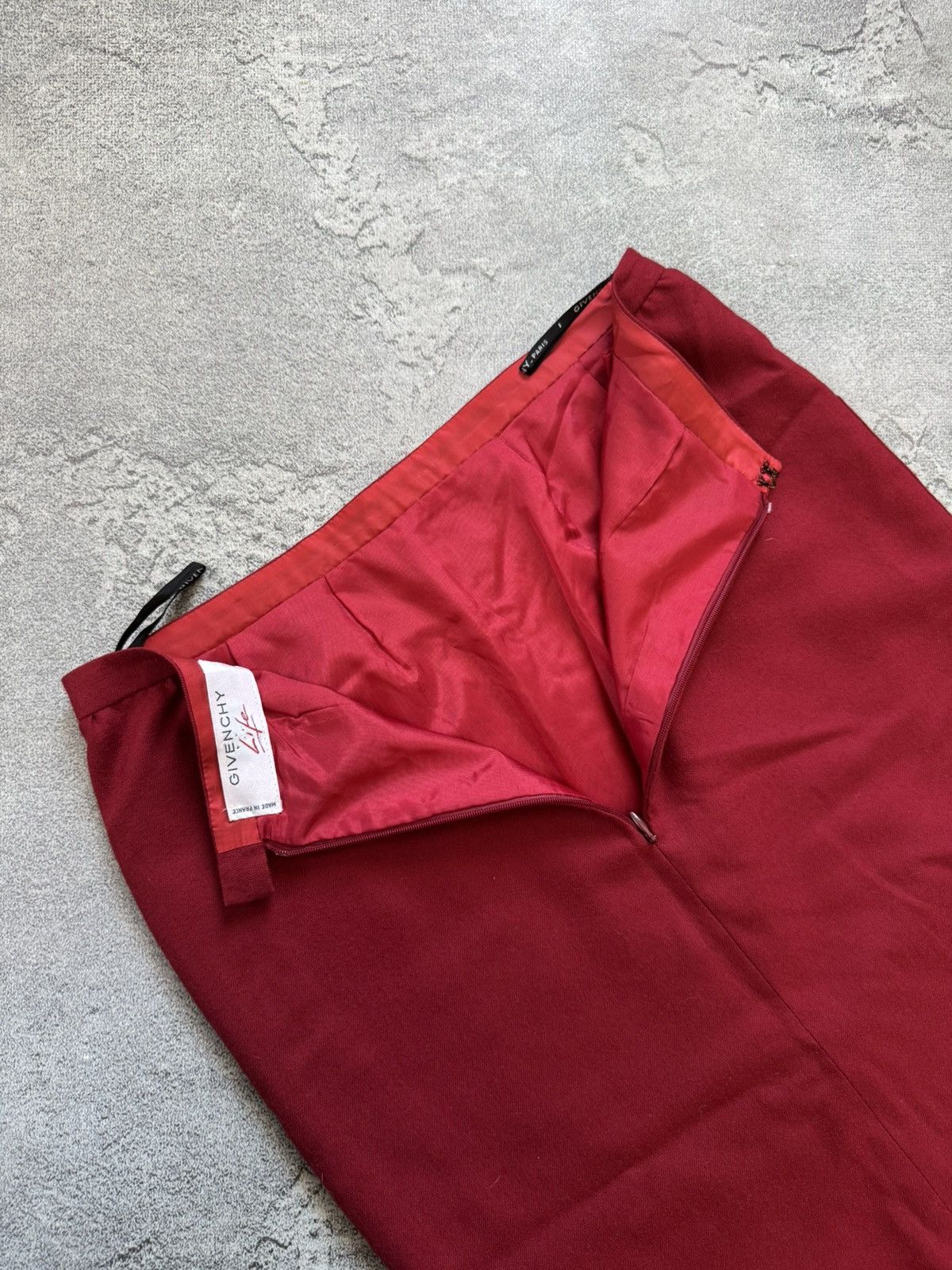 Givenchy Vintage Givenchy Life Paris Red Wool Midi Skirt Back Zip Size 28" / US 6 / IT 42 - 8 Thumbnail