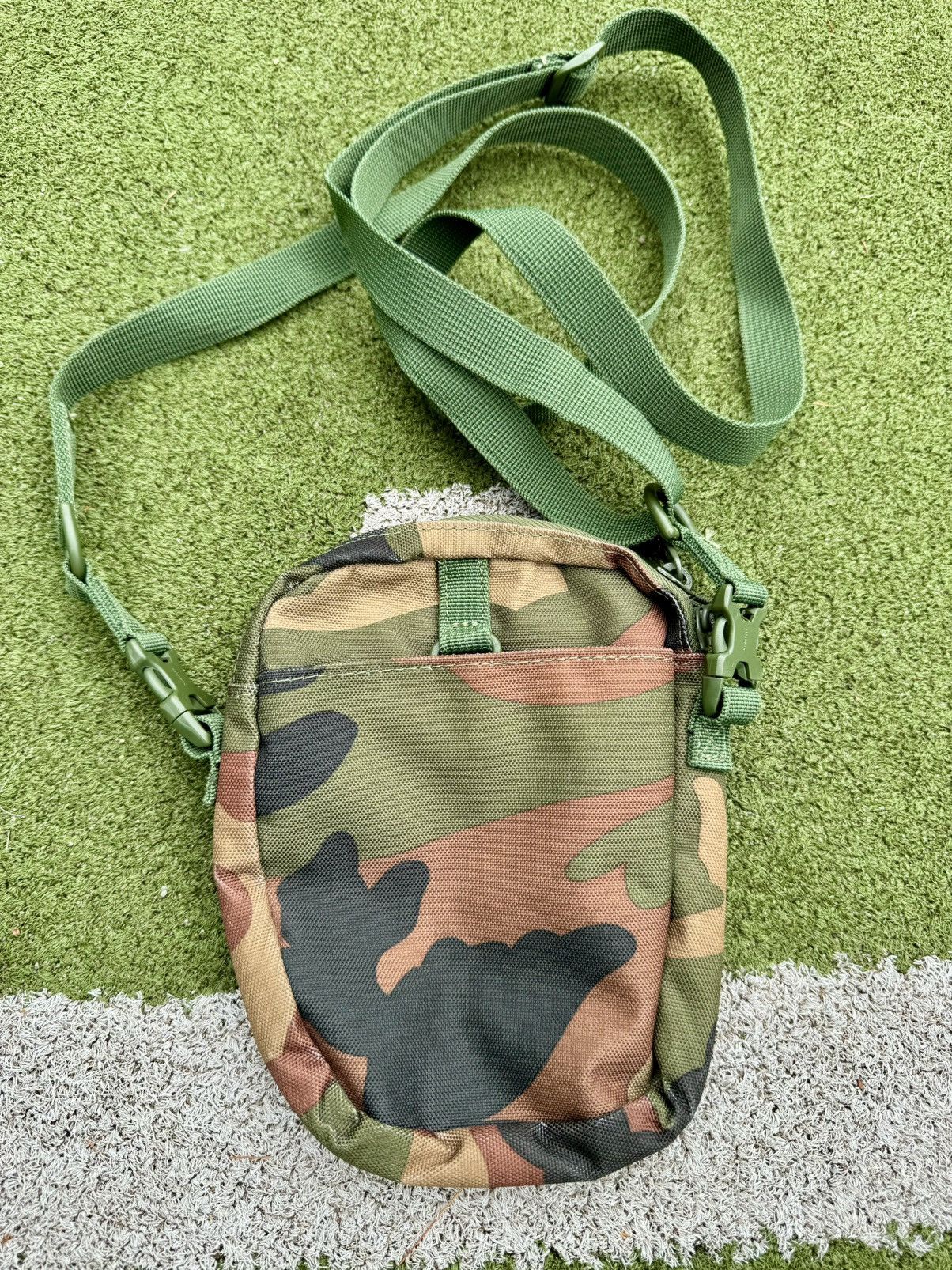 Herschel Supply Co. Camo Form Crossbody Bag Size ONE SIZE - 2 Thumbnail