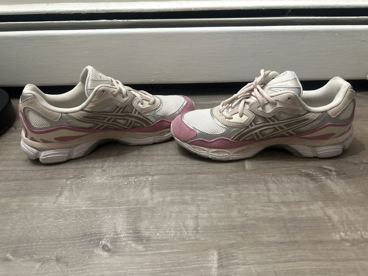 Asics Creme and pink asics Size US 11 / EU 44 - 4 Thumbnail