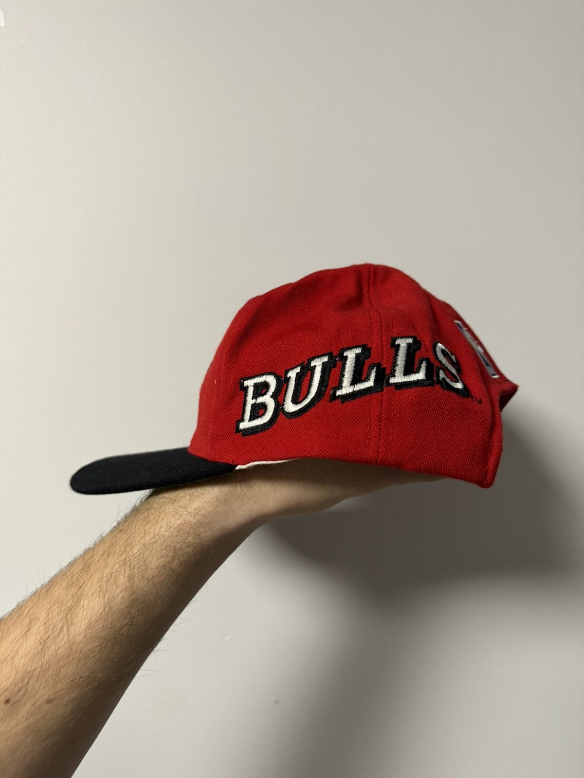 NBA × Vintage RARE Vintage 90s Chicago Bulls Specialties Side Wave Hat Size ONE SIZE - 3 Thumbnail