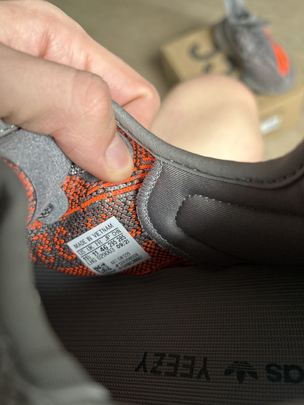Yeezy Adidas Yeezy 350 v2 Beluga Reflective Size US 11.5 / EU 44-45 - 4 Thumbnail