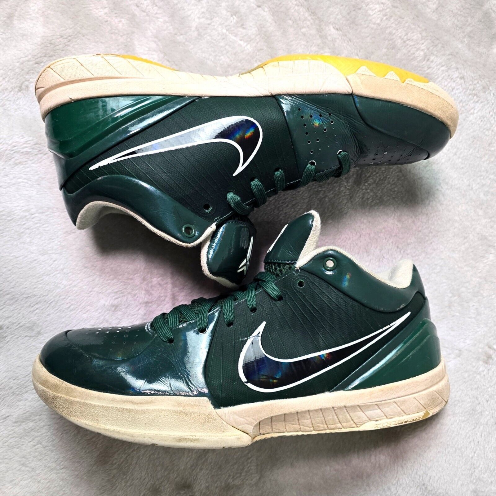 Nike Undefeated x Nike Kobe 4 Protro Milwaukee Bucks Size 11 Size US 11 / EU 44 - 5 Thumbnail