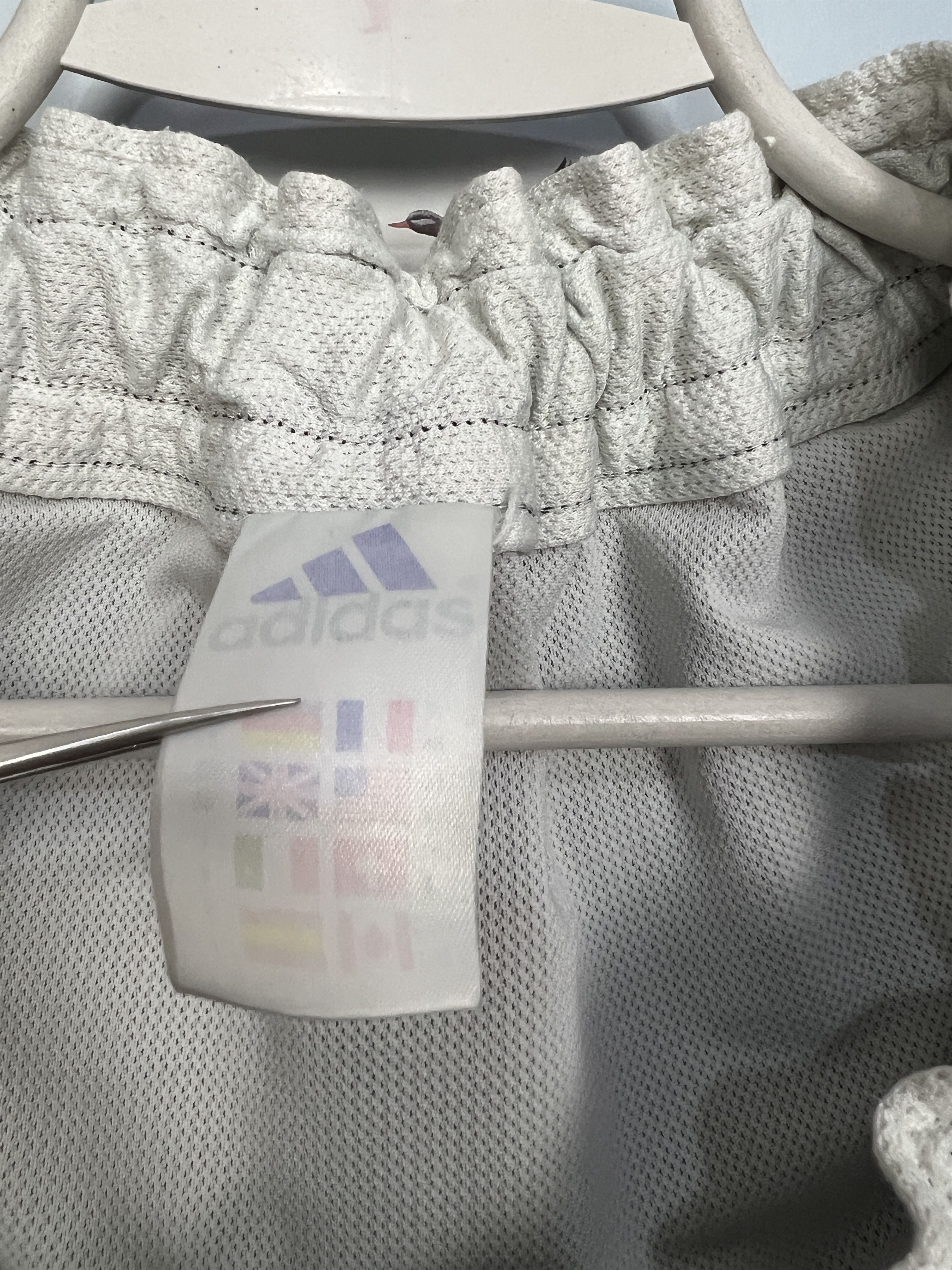 Adidas Vintage 90's Adidas Grasshoppers Football Shorts Soccer Rare Size US 34 / EU 50 - 8 Thumbnail