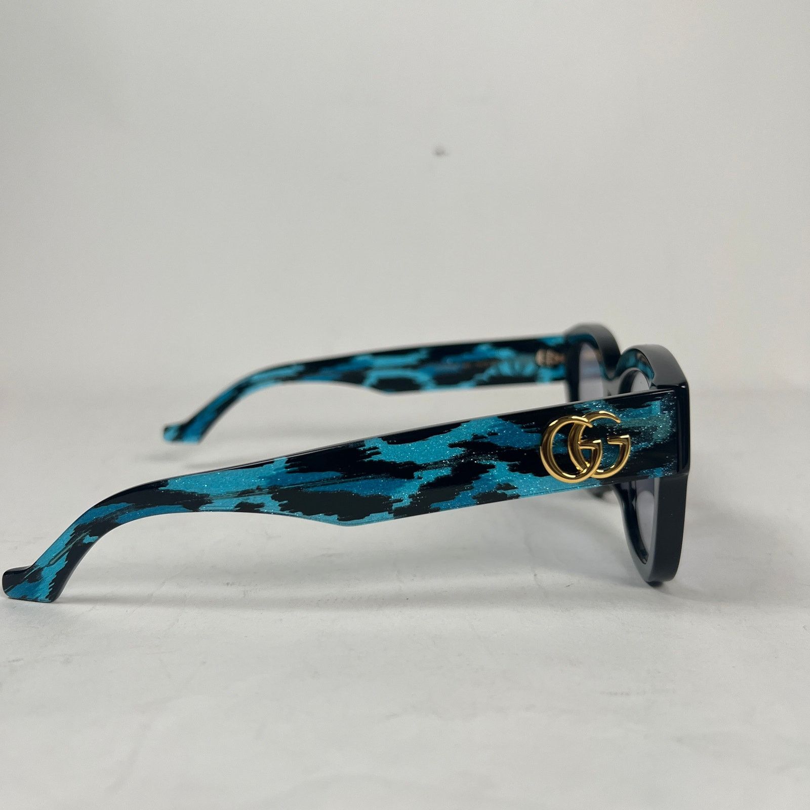 Gucci Gucci Black/Blue Butterfly Frame Sunglasses Size ONE SIZE - 2 Thumbnail