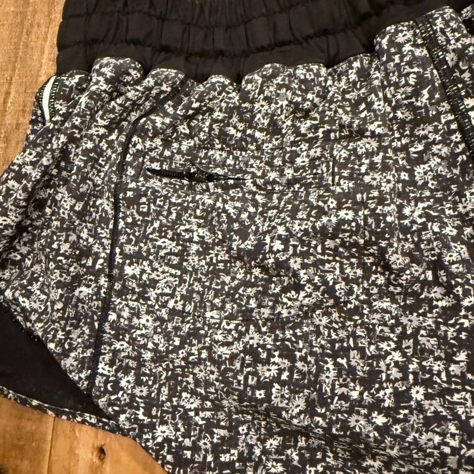 Lululemon Lululemon Hotty Hot Shorts 2.5" Daisy Dust Alpine 8 Size 30" / US 8 / IT 44 - 7 Thumbnail