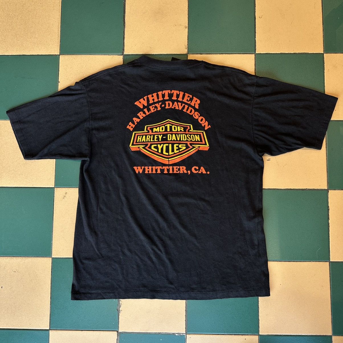 Harley Davidson × Vintage Vintage 1983 3D EMBLEM Harley Davidson Whittier Road King Size US XL / EU 56 / 4 - 2 Thumbnail