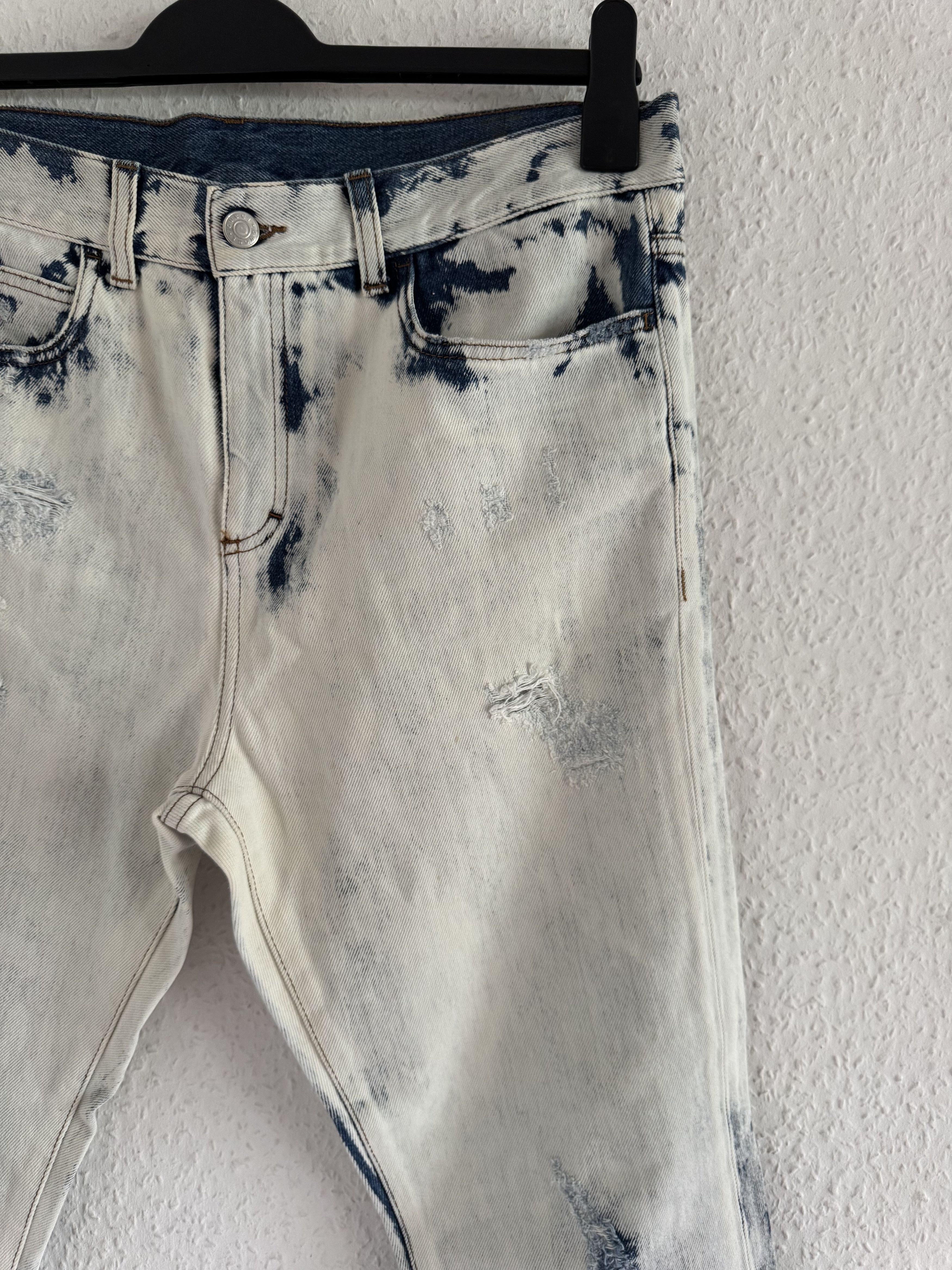 Gucci Bleached Boyfriend Jeans Size US 29 - 5 Thumbnail