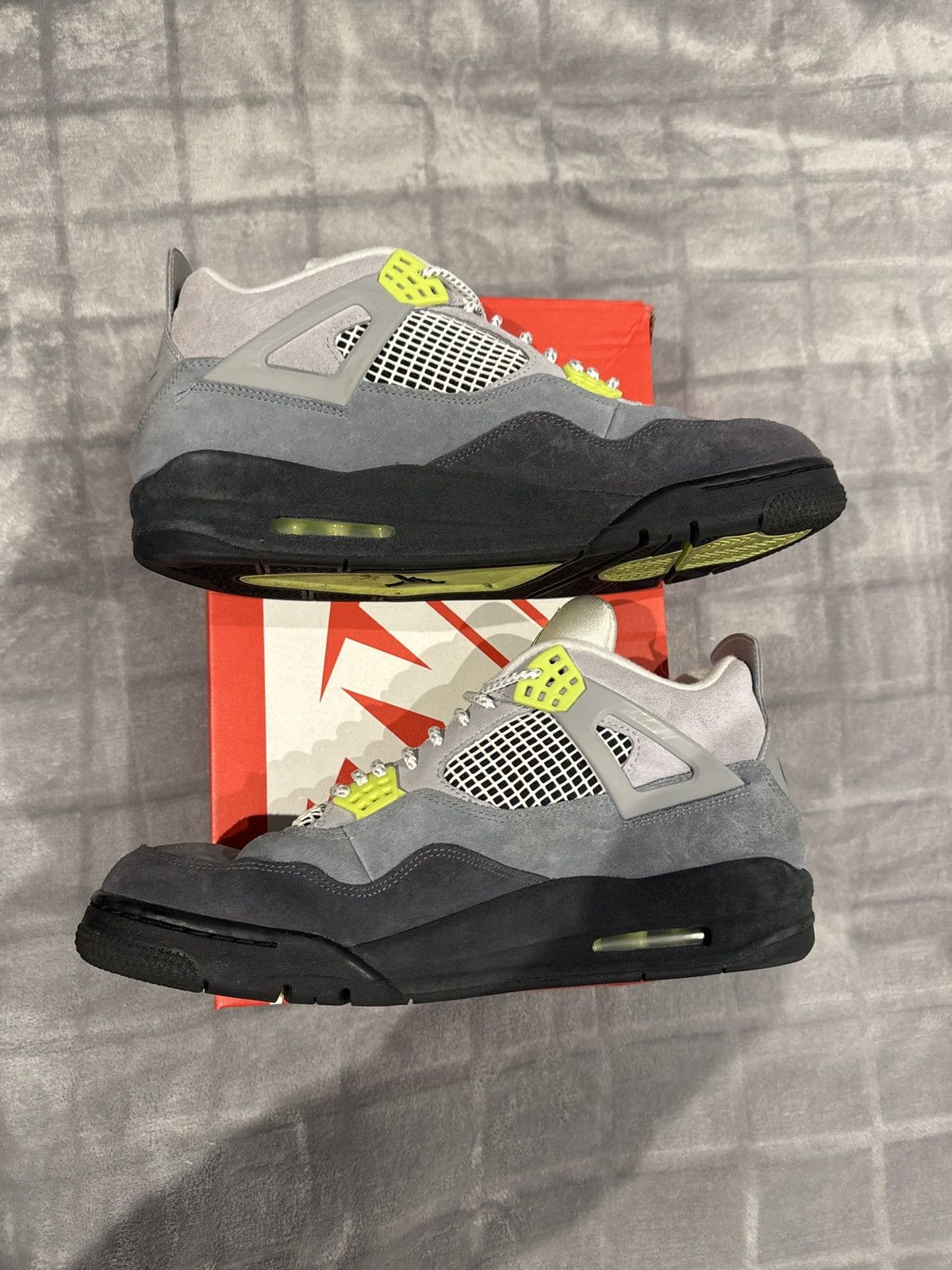 Jordan Brand × Nike Jordan 4 SE 95 Neon Retro Size US 12.5 / EU 45-46 - 2 Thumbnail