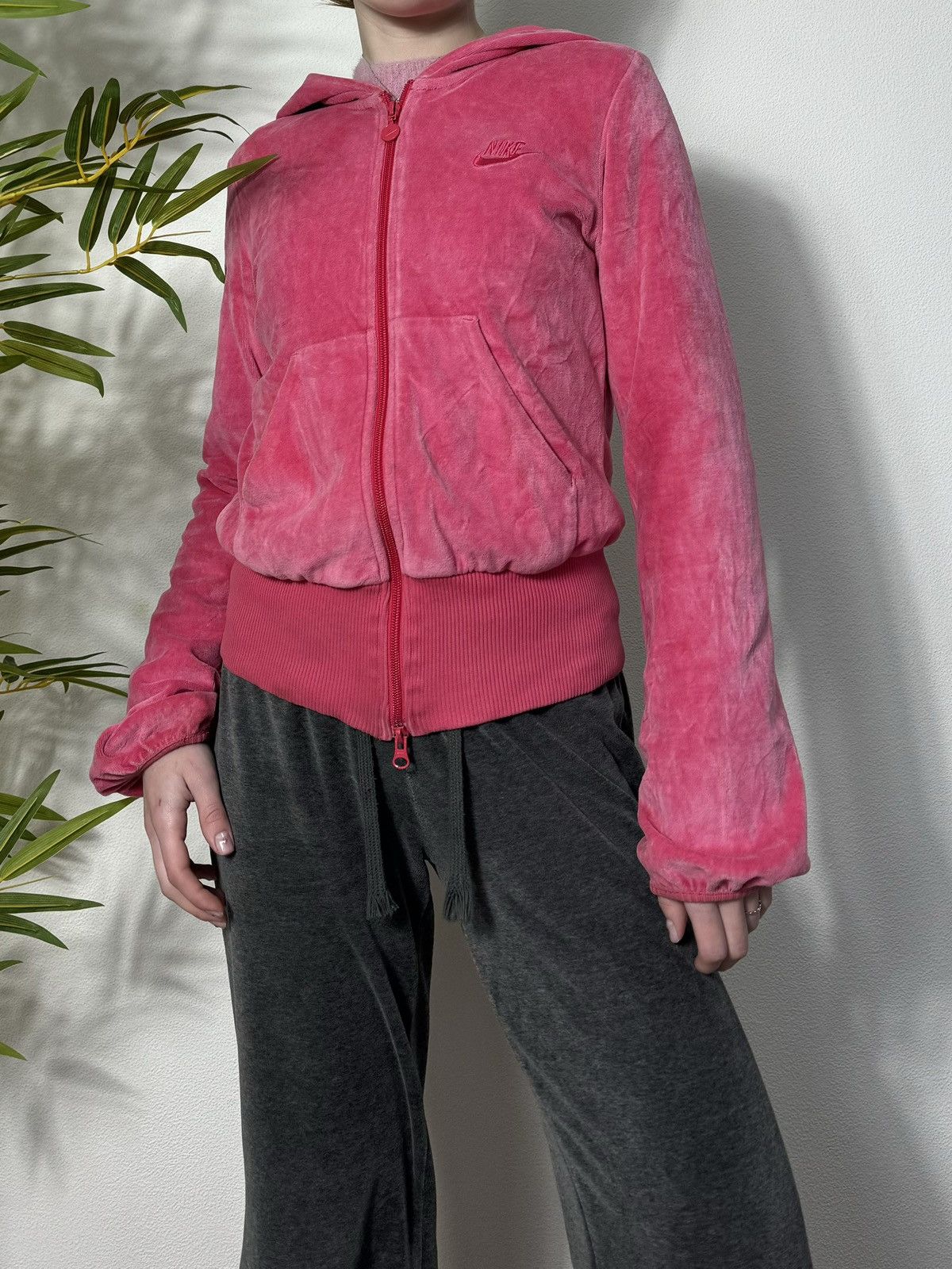 Nike VINTAGE NIKE VELOUR PINK WMNS ZIP HOODIE Size XS / US 0-2 / IT 36-38 - 4 Thumbnail