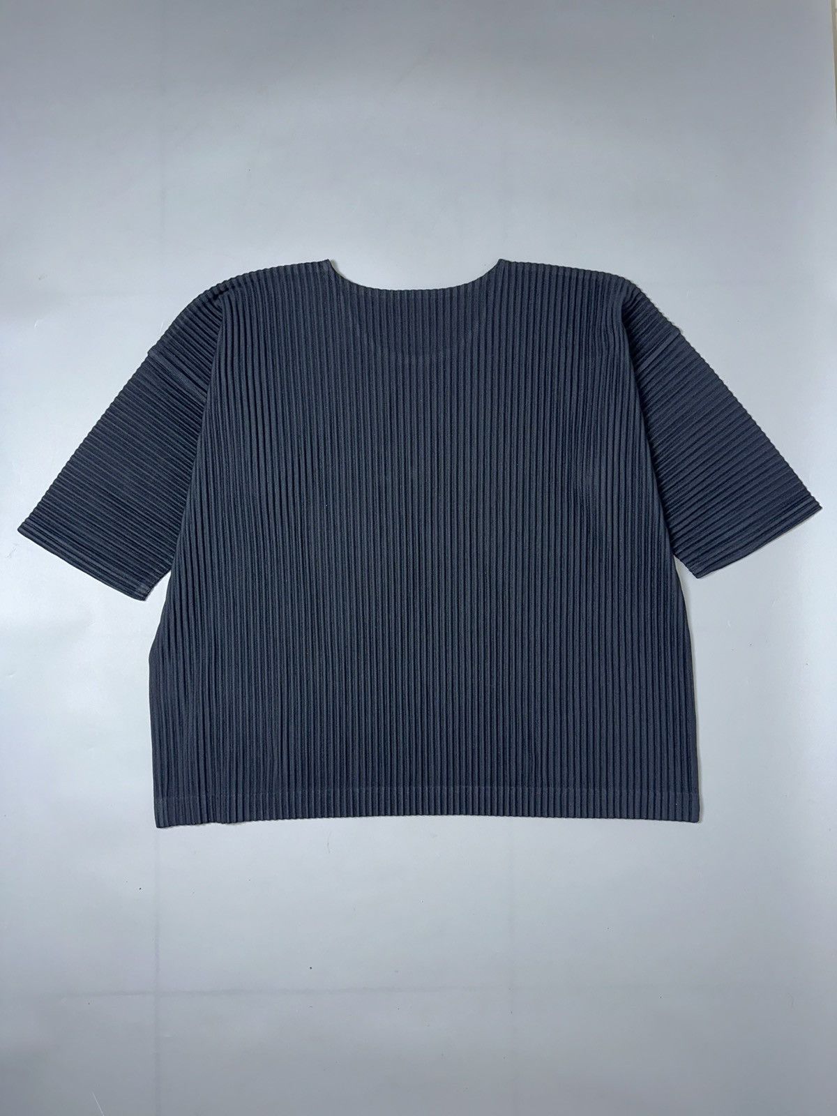 Homme Plisse Issey Miyake Homme plisse/Issey Miyake — Oversized Pleated Shirt Size US M / EU 48-50 / 2 - 8 Thumbnail