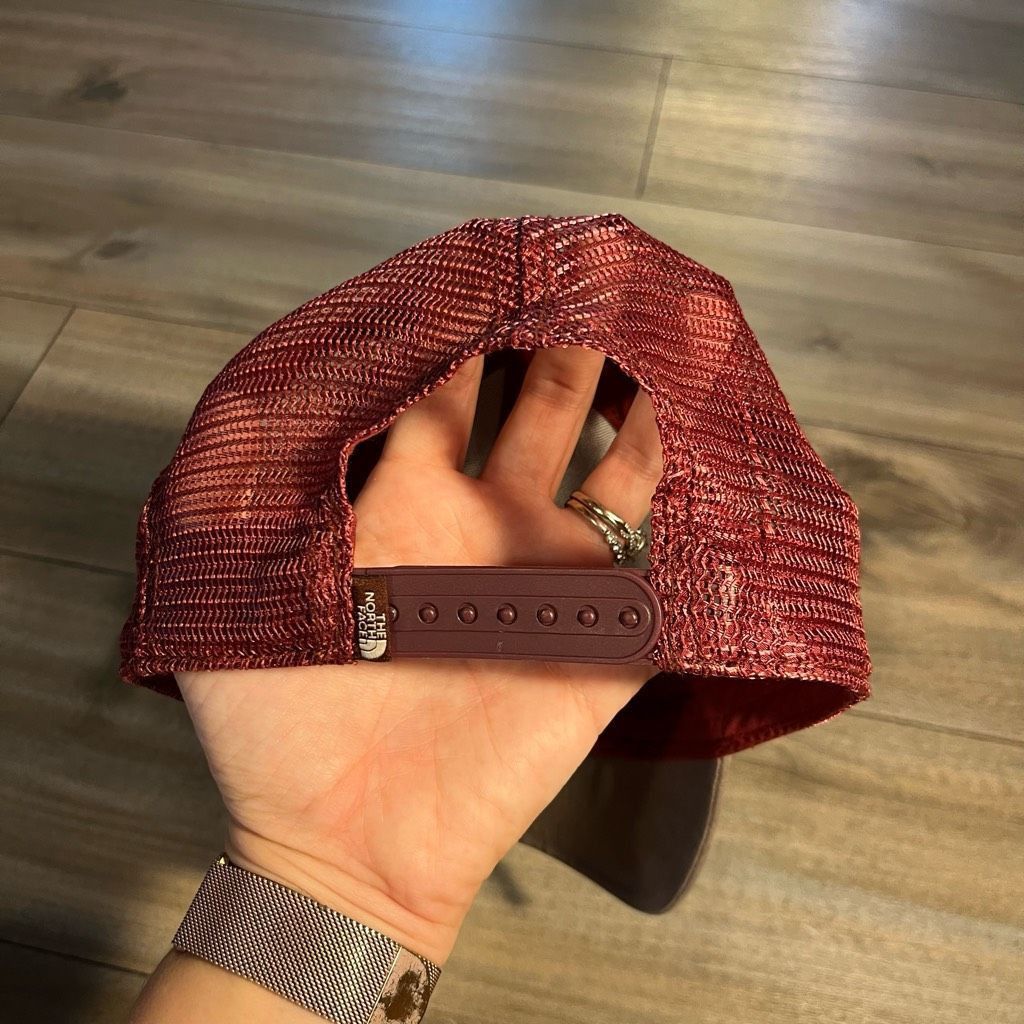The North Face The North Face Logo Grey/ Maroon Trucker Hat Cap Size ONE SIZE - 3 Thumbnail