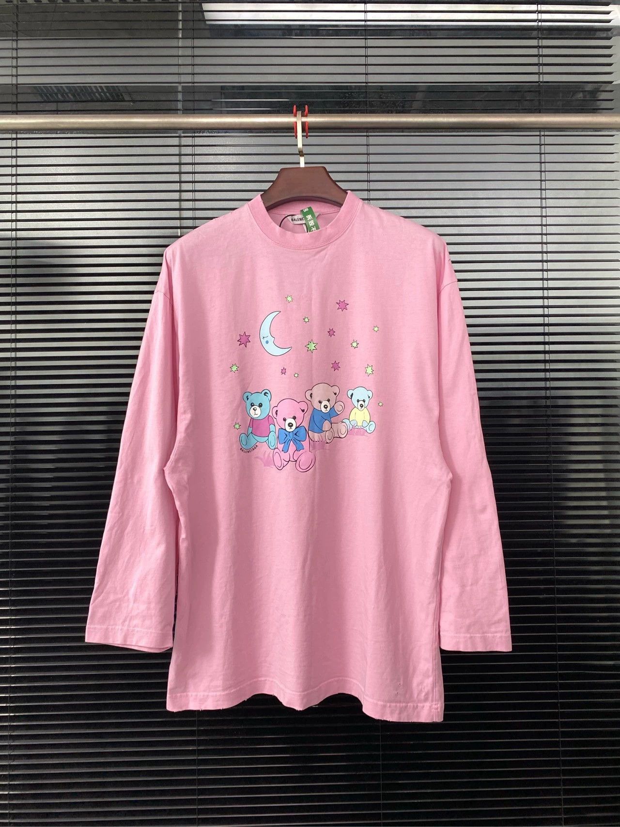 Balenciaga Balenciaga loose long sleeved T-shirt with teddy bear print Size US S / EU 44-46 / 1 - 1 Thumbnail