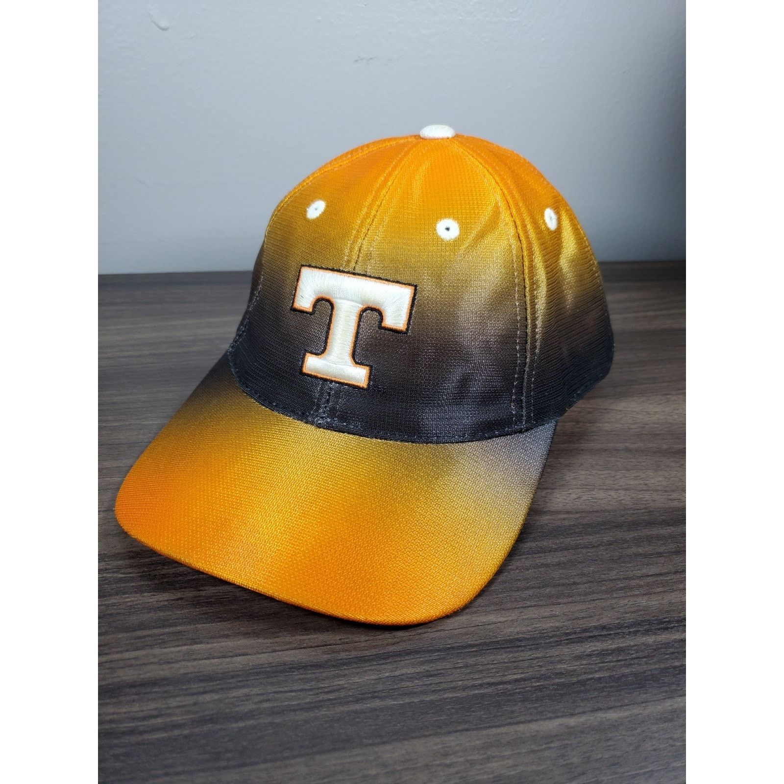 NCAA × Top Of The World Tennessee Volunteers Hat TOW Fitted Cap Size 7 NCAA Vols Size ONE SIZE - 1 Thumbnail