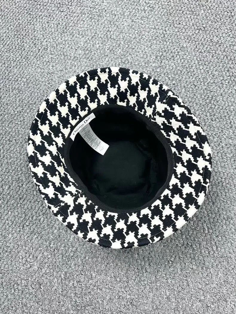 Dior Dior Size 58 Black and white color-blocked bird check embro Size ONE SIZE - 3 Thumbnail