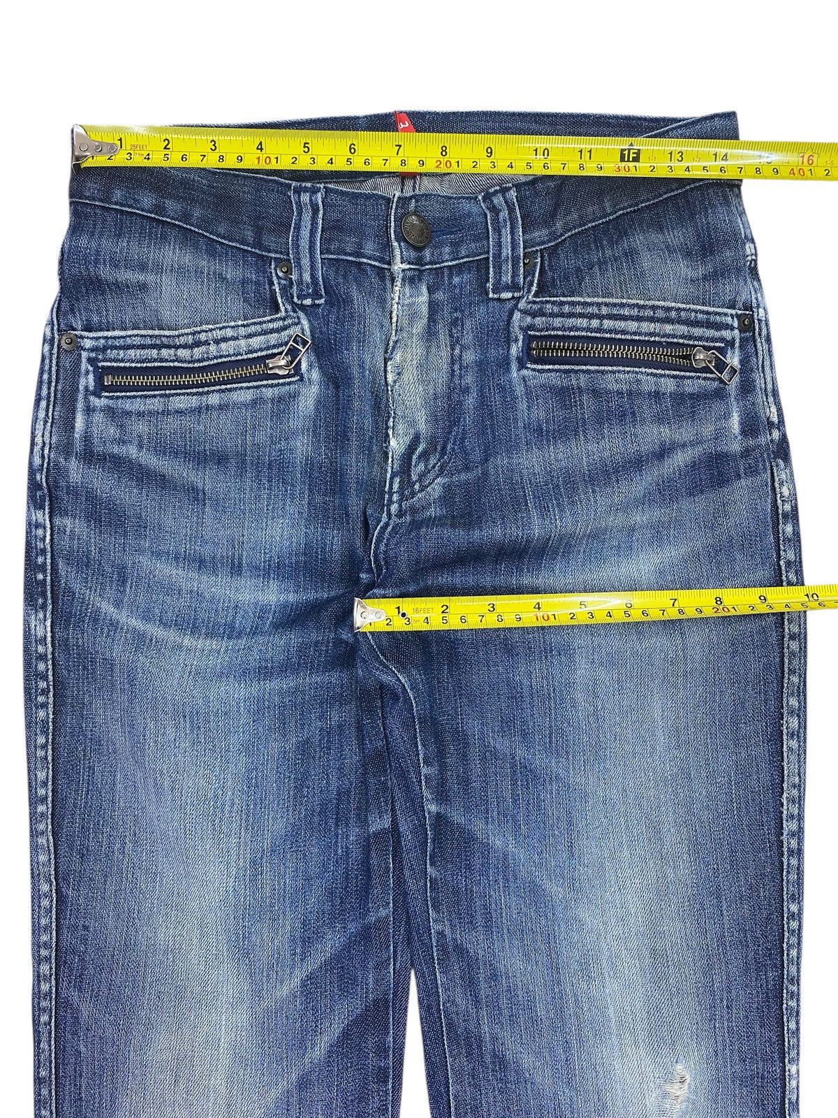 Uniqlo Uniqlo Blue Faded Wash Style Whiskers Jeans Size US 28 / EU 44 - 5 Thumbnail