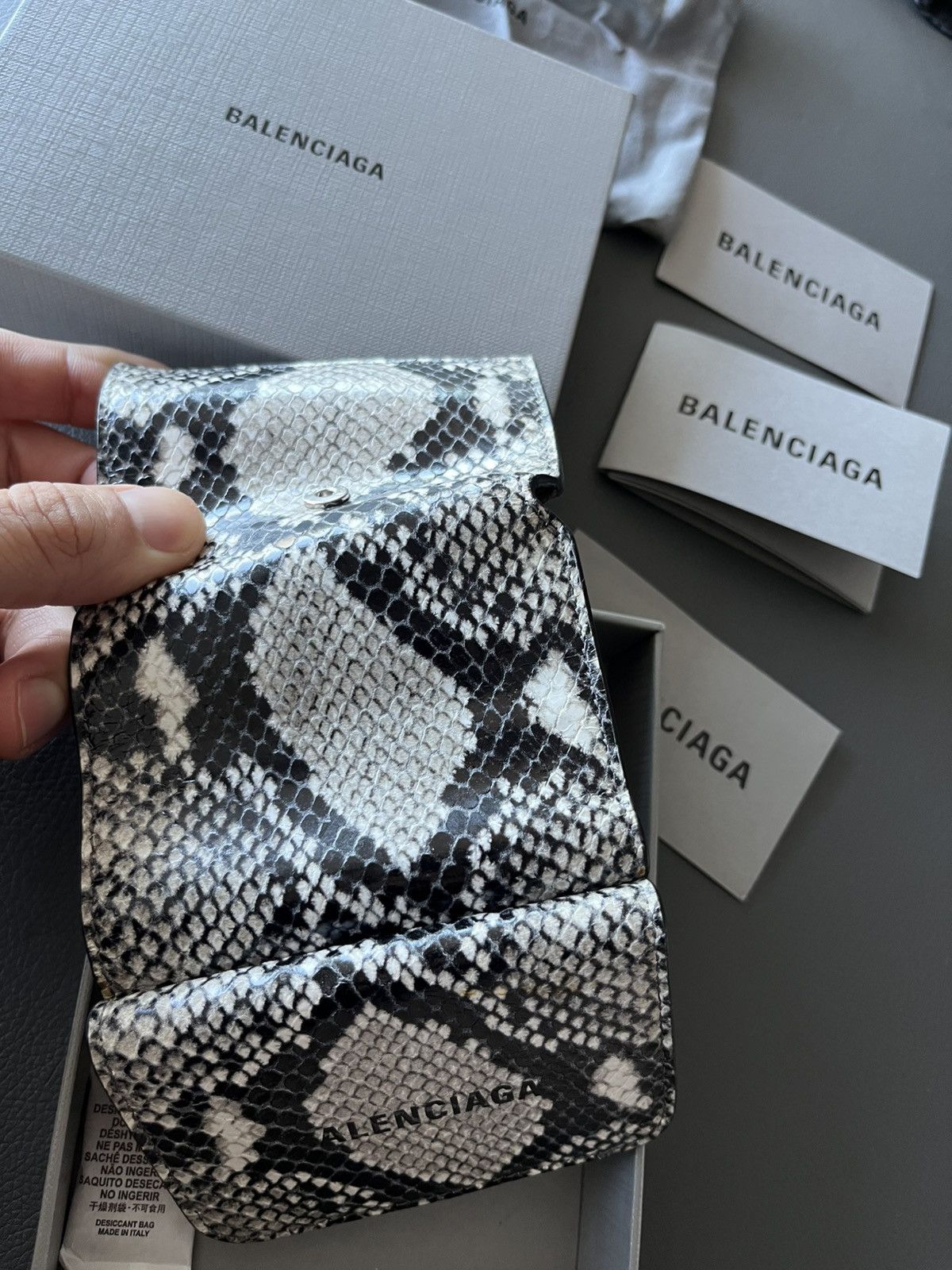 Balenciaga Balenciaga Python Print Tri-Fold Wallet Limited Edition Size ONE SIZE - 6 Thumbnail