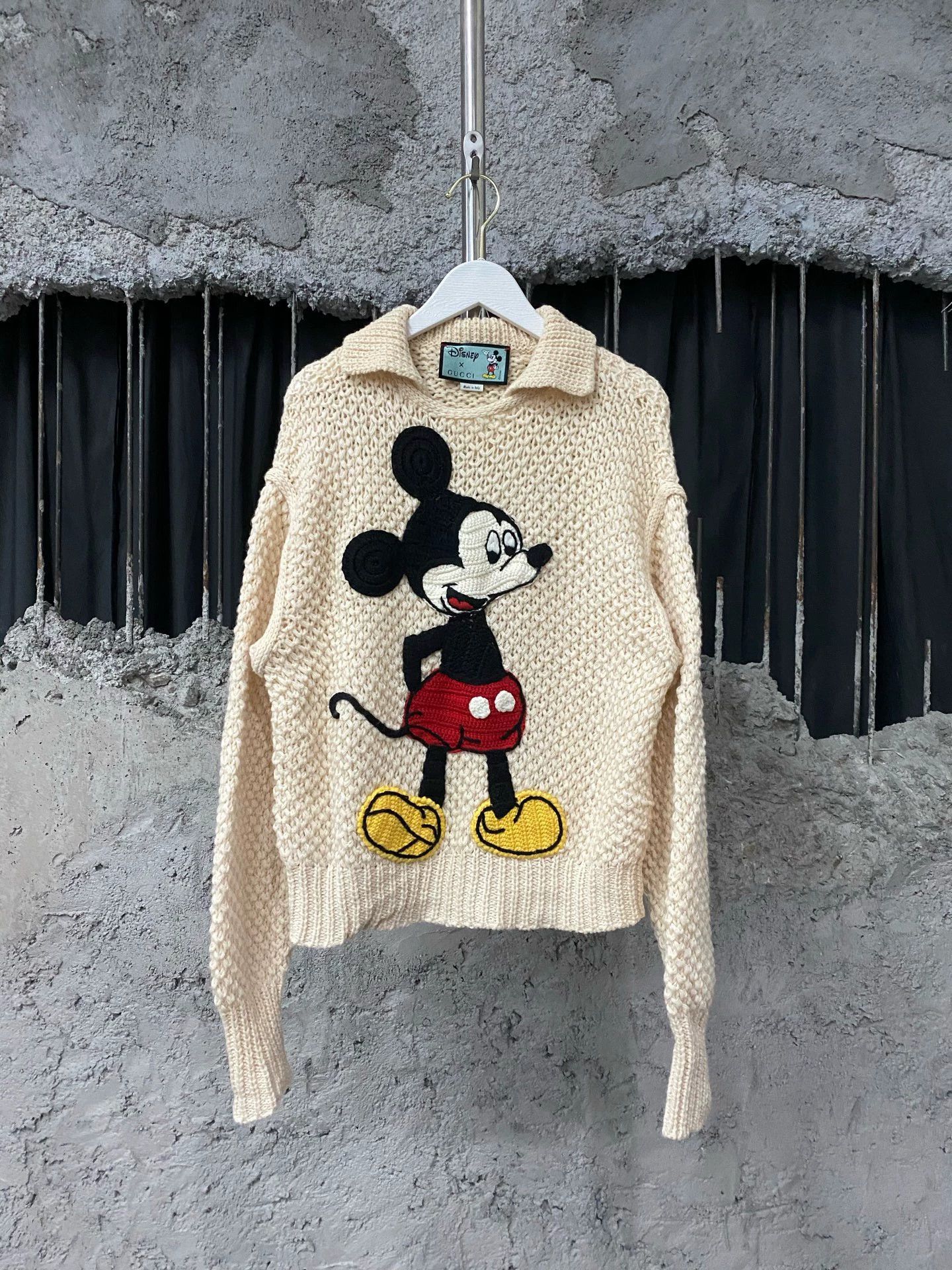 Gucci White Mickey Mouse Embroidered Knit Sweater XS Size US XS / EU 42 / 0 - 1 Thumbnail