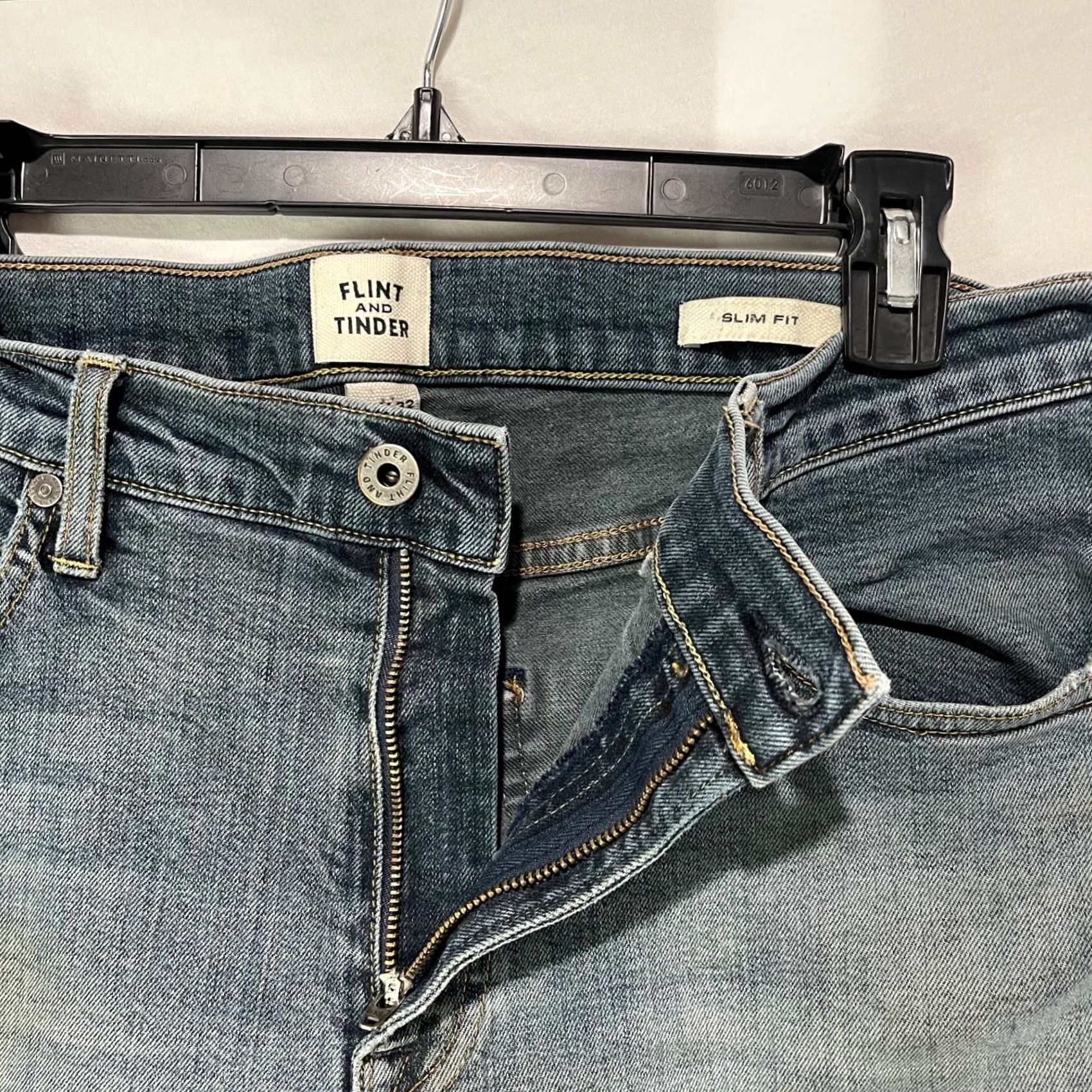 Flint And Tinder Flint And Tinder Jeans Mens 34x32 Slim Fit Straight Leg Distressed 5-Pocket Denim Blue 34x32 Fits 33x27 Mens Jeans Size US 34 / EU 50 - 6 Thumbnail