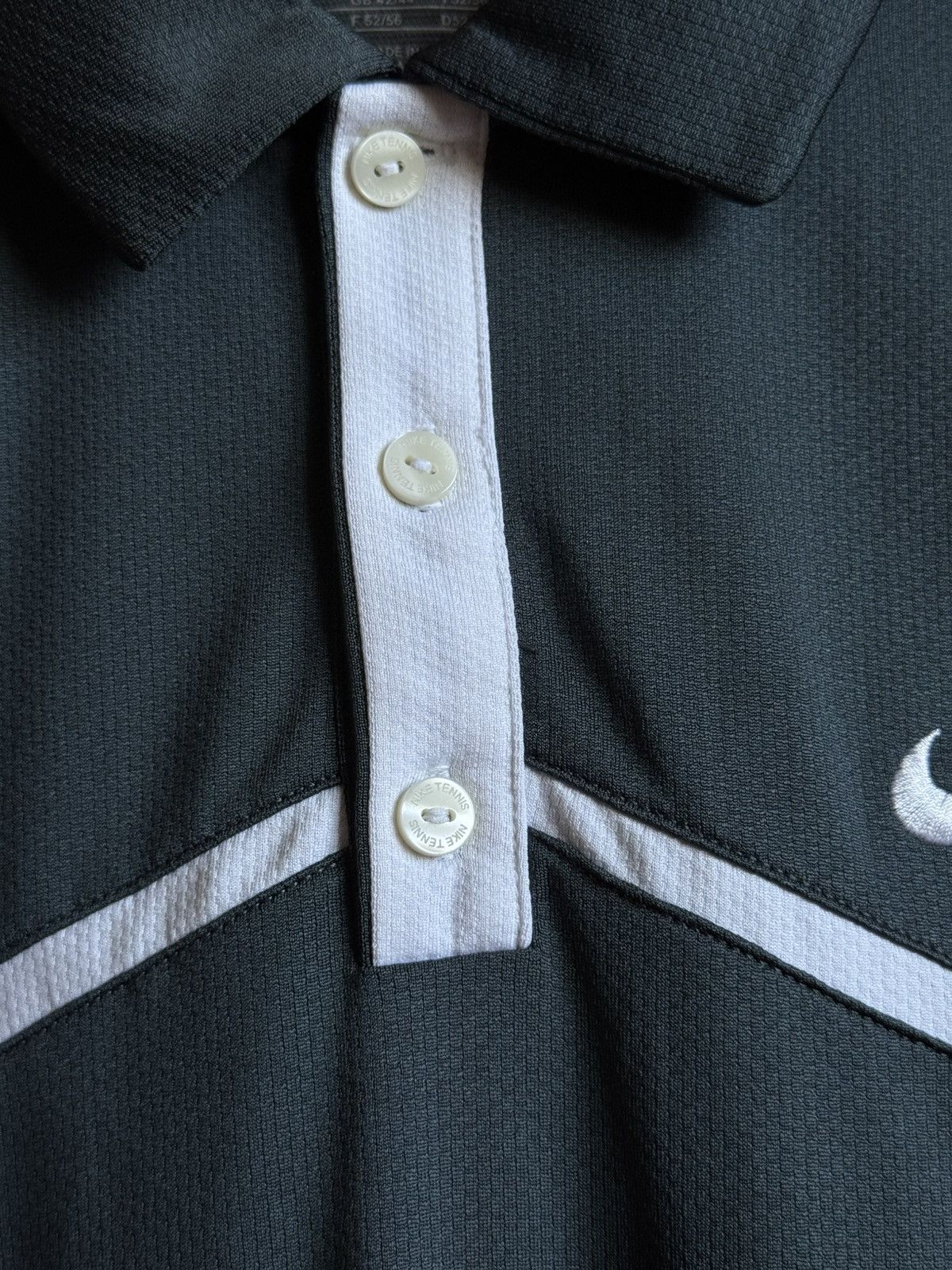 Nike Vintage Nike Tennis Polo T-shirt Golf Roger Federer Style Size US L / EU 52-54 / 3 - 7 Thumbnail