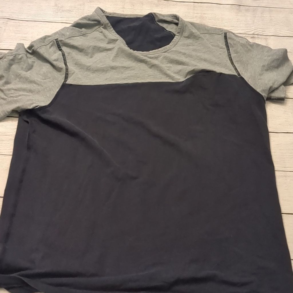 Lululemon Lululemon in the element color block tee size medium? Size US M / EU 48-50 / 2 - 1 Thumbnail